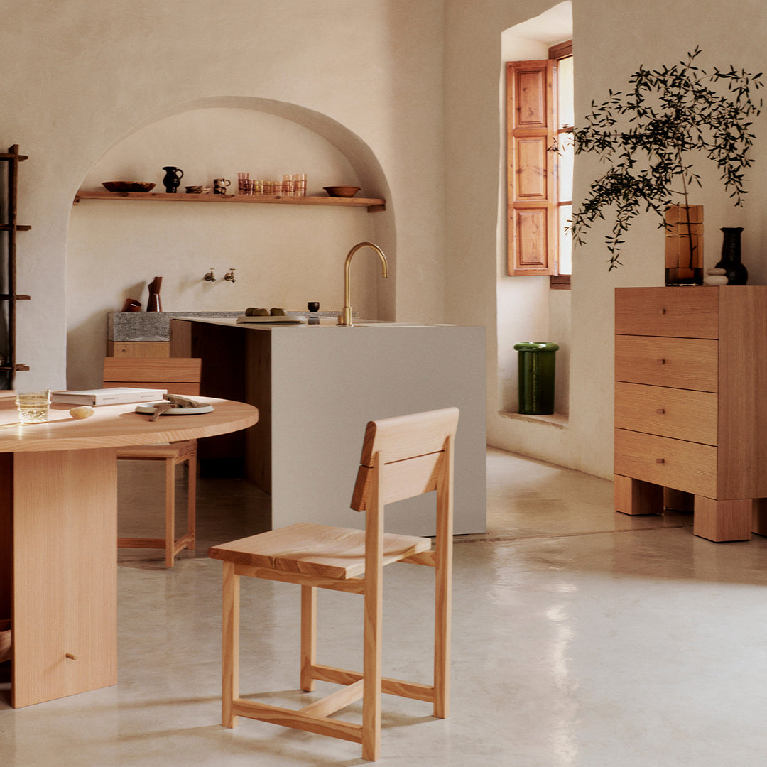 Modern Aukko Dining Table - Solid Wood Kitchen Table for 6 - Perfect for Family Dinners & Entertaining Guests