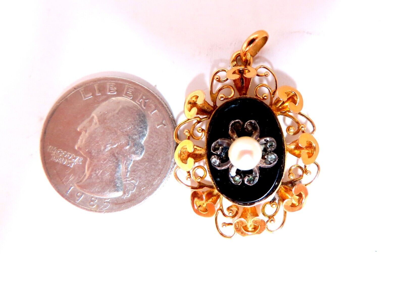 Vintage 18K Gold Pearl & Onyx Fluted Frame Pendant Necklace - Elegant Jewelry Gift for Women, Perfect for Weddings & Special Occasions