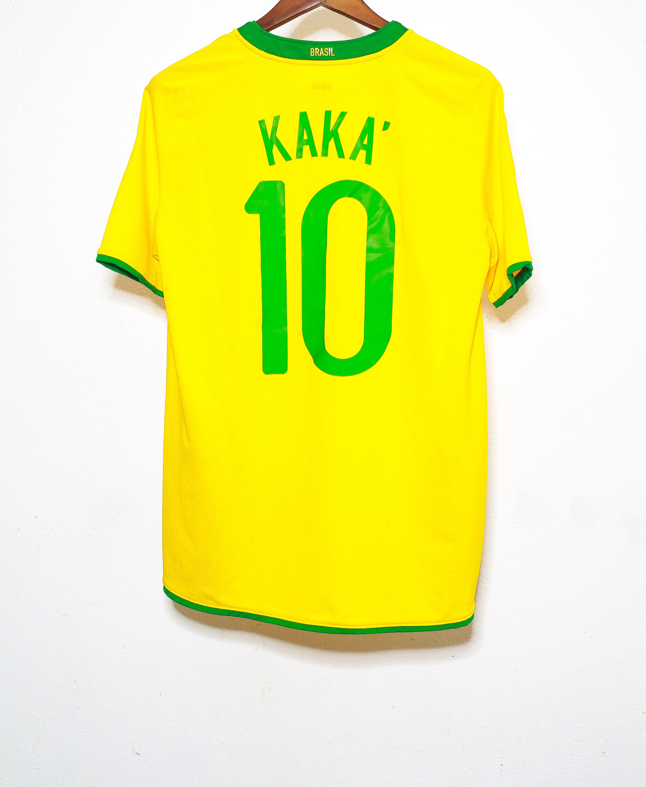 2008 Brazil Home Soccer Jersey #10 Kaka (Size M) - Authentic Football Shirt for Fans & Collectors - Perfect for Matches, Gifts, and Memorabilia