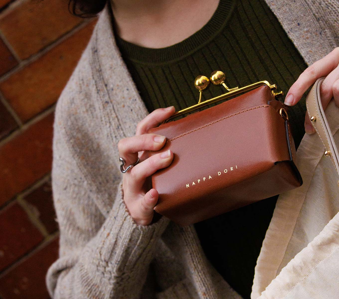 Mini Kisslock Bag - Stylish & Compact Crossbody Purse for Women | Perfect for Parties, Date Nights & Everyday Use