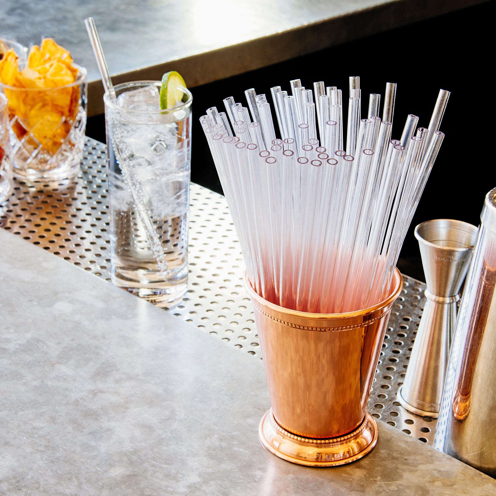 BUSWELL® Reusable Clear Plastic Straws - 7 7/8 Inch (200 Pack) | Eco-Friendly Drinking Straws for Parties, Restaurants & Home Use