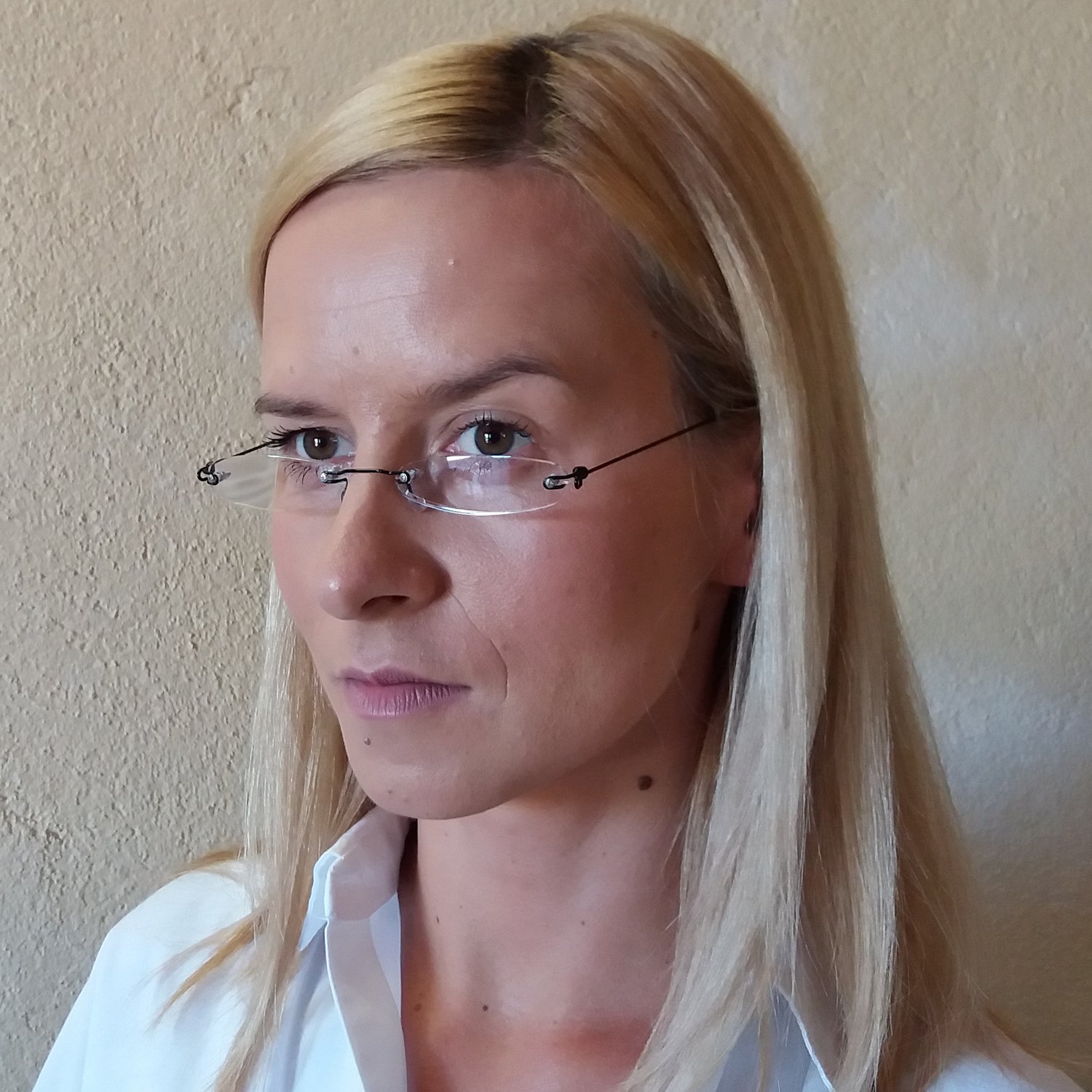 Ultra Slim & Light Rimless Reading Glasses +1.5 for Men & Women - Black Aluminum Case Included | Perfect for Reading, Computer Use & Daily Activities