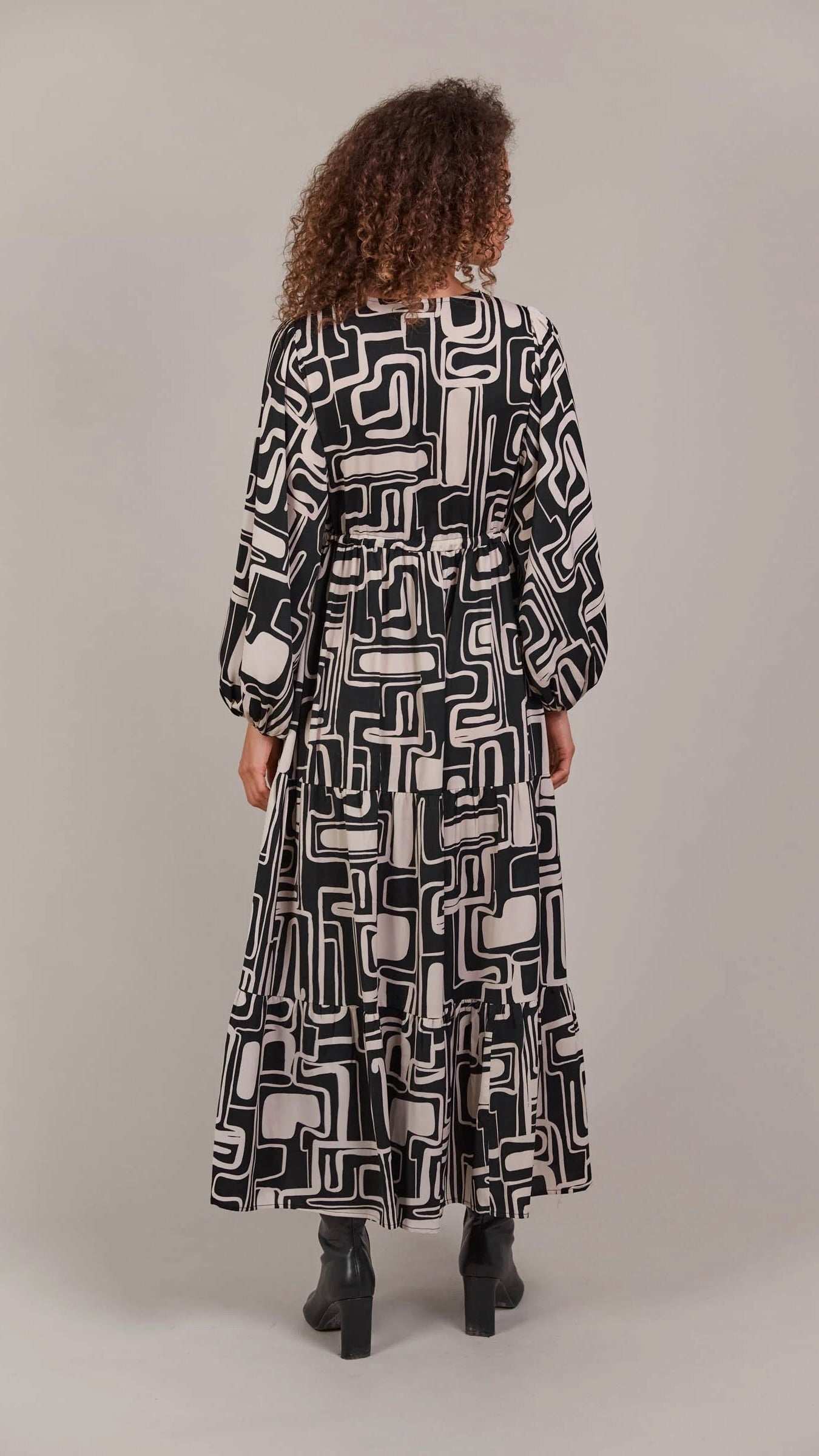 Elsie Maxi Dress Geo Print - Flowy Long Summer Dress for Women - Perfect for Beach, Vacation & Casual Outings