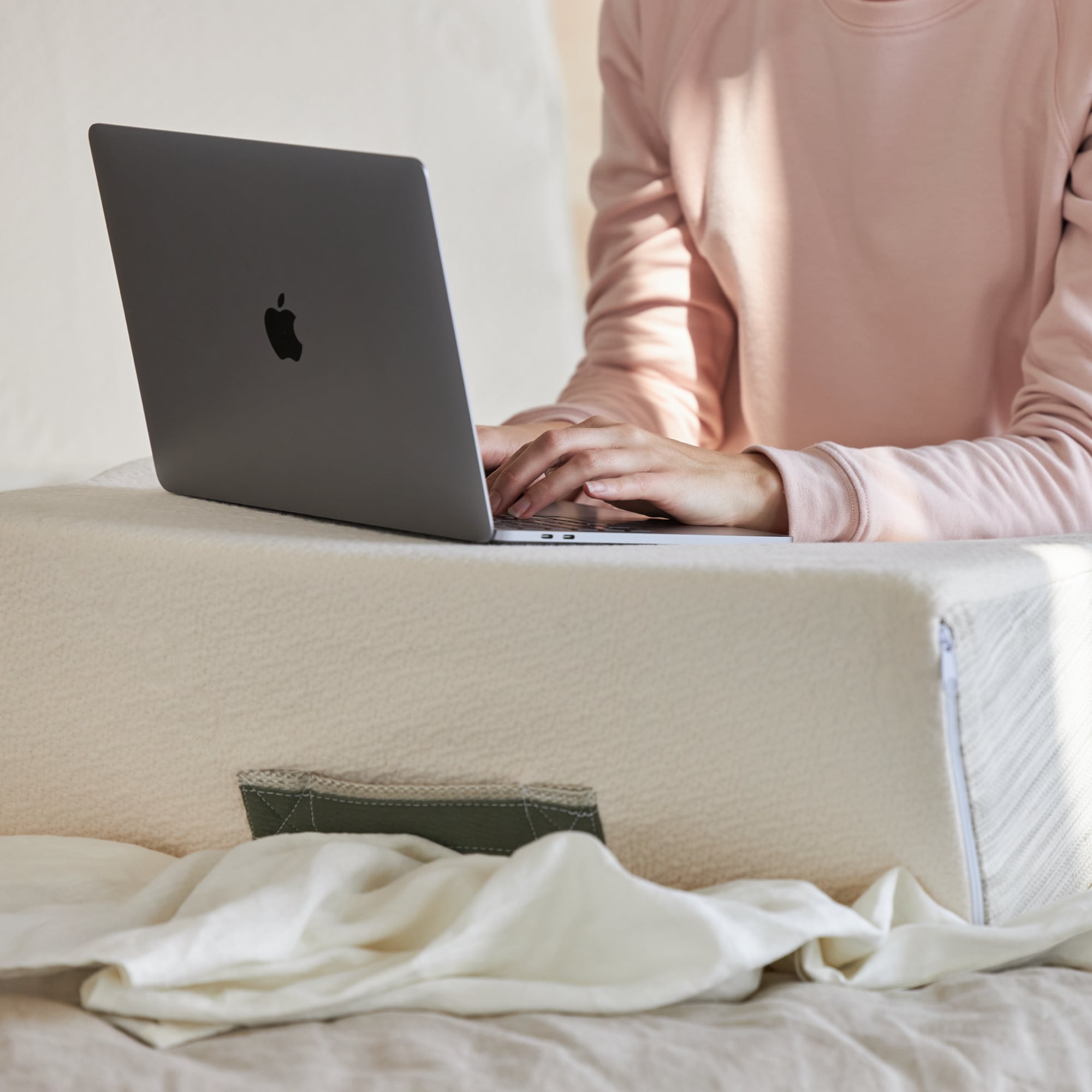 Organic Latex Wedge Pillow for Back Pain Relief & Acid Reflux - Post-Surgery Support & Comfortable Sleeping - Hypoallergenic & Breathable for Better Sleep