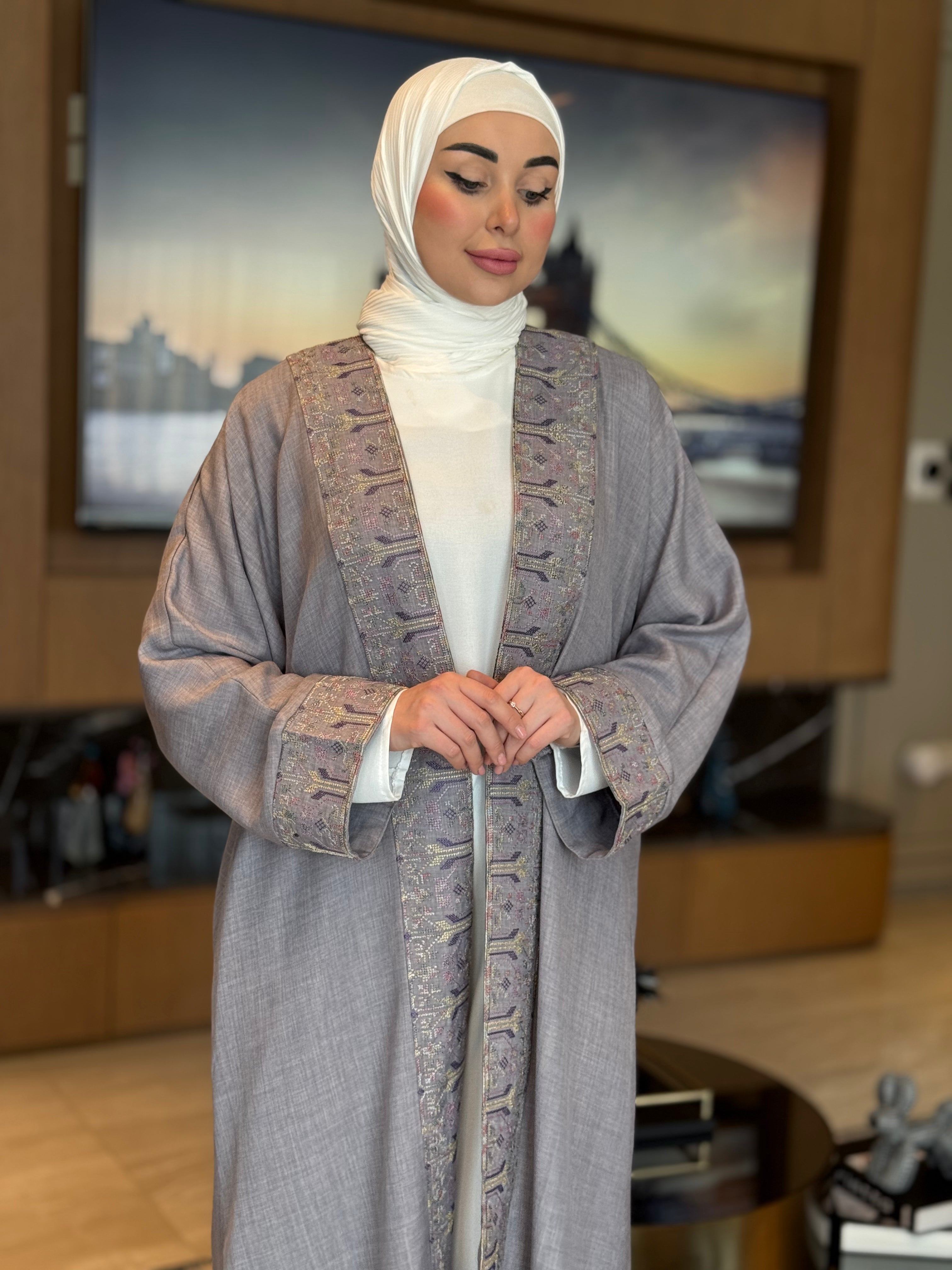 Elegant Classic Open Abaya for Women - Modest Muslim Prayer Dress - Perfect for Mosque, Prayer, and Special Occasions