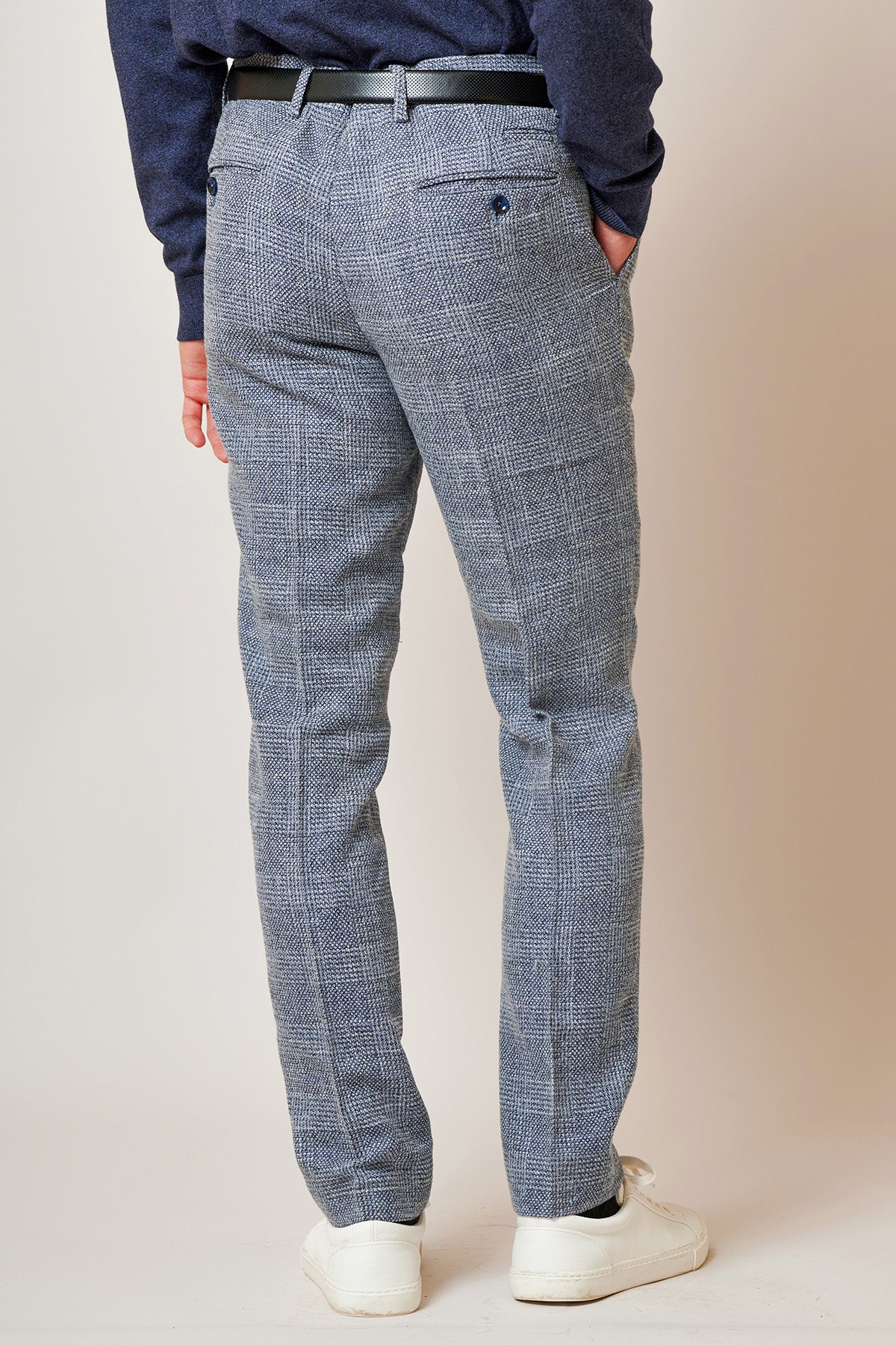Everton FC Tim Iroegbunam Sky Blue Tweed Suit - Official Football Player Outfit for Matchday & Special Events