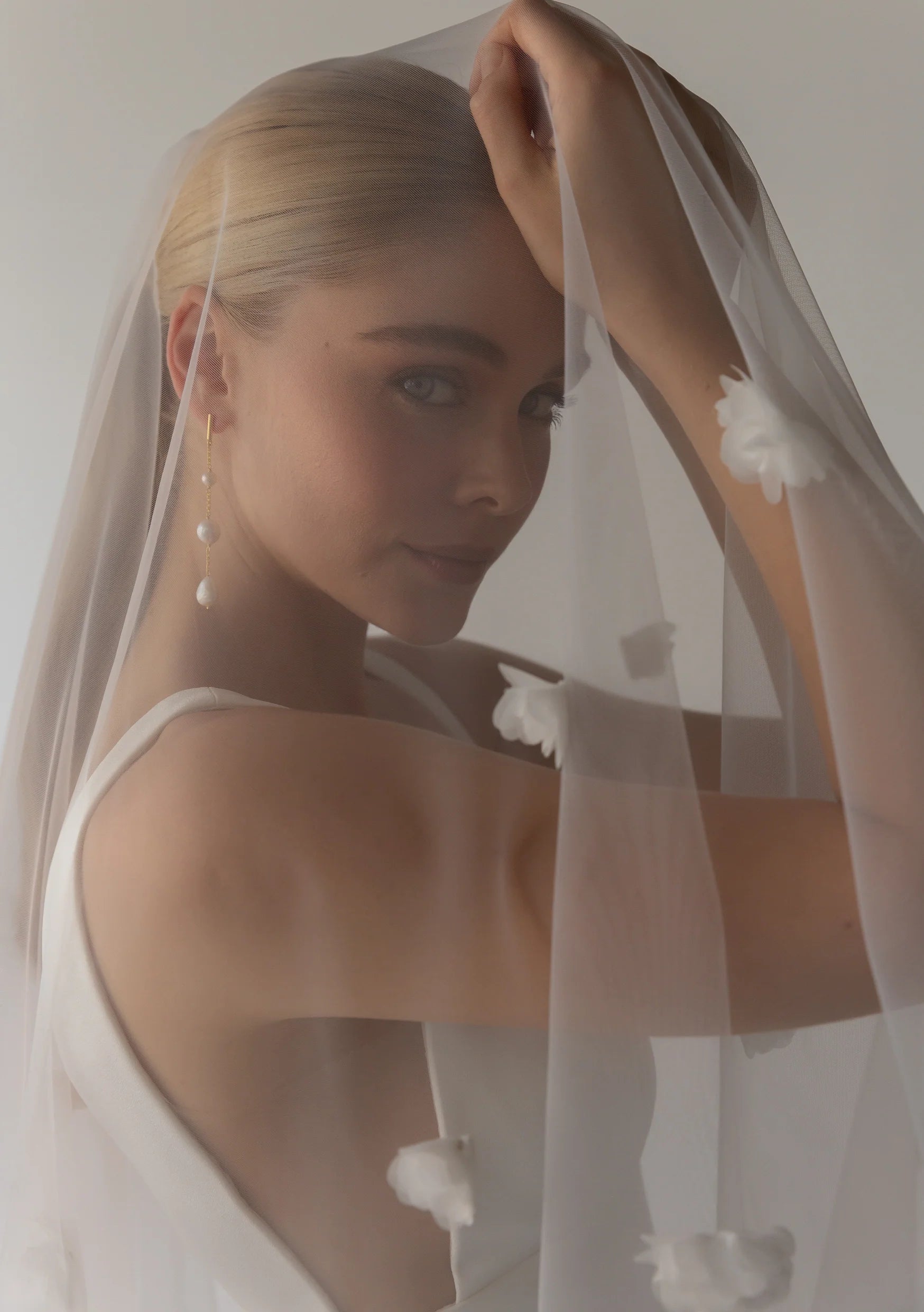 Lola Knight Flora Double Tier Flower Wedding Veil Ivory - Elegant Bridal Accessory for Wedding Ceremony & Romantic Photoshoots