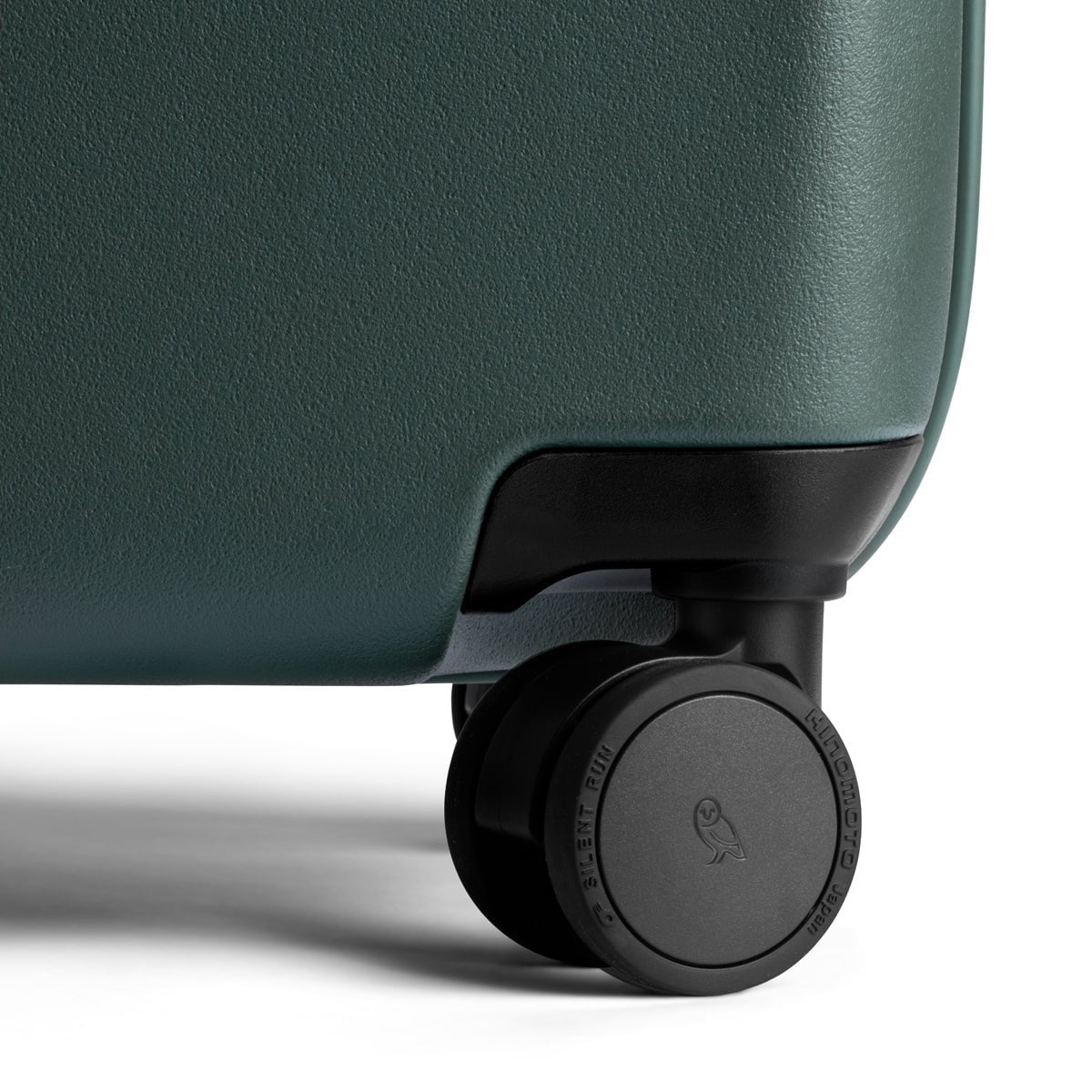 Bellroy Transit Carry On Plus Luggage - Premium Expandable Travel Suitcase for Business & Vacation - Lightweight Durable Spinner Luggage with TSA Lock & Smart Storage (Perfect for Air Travel & Weekend Getaways)