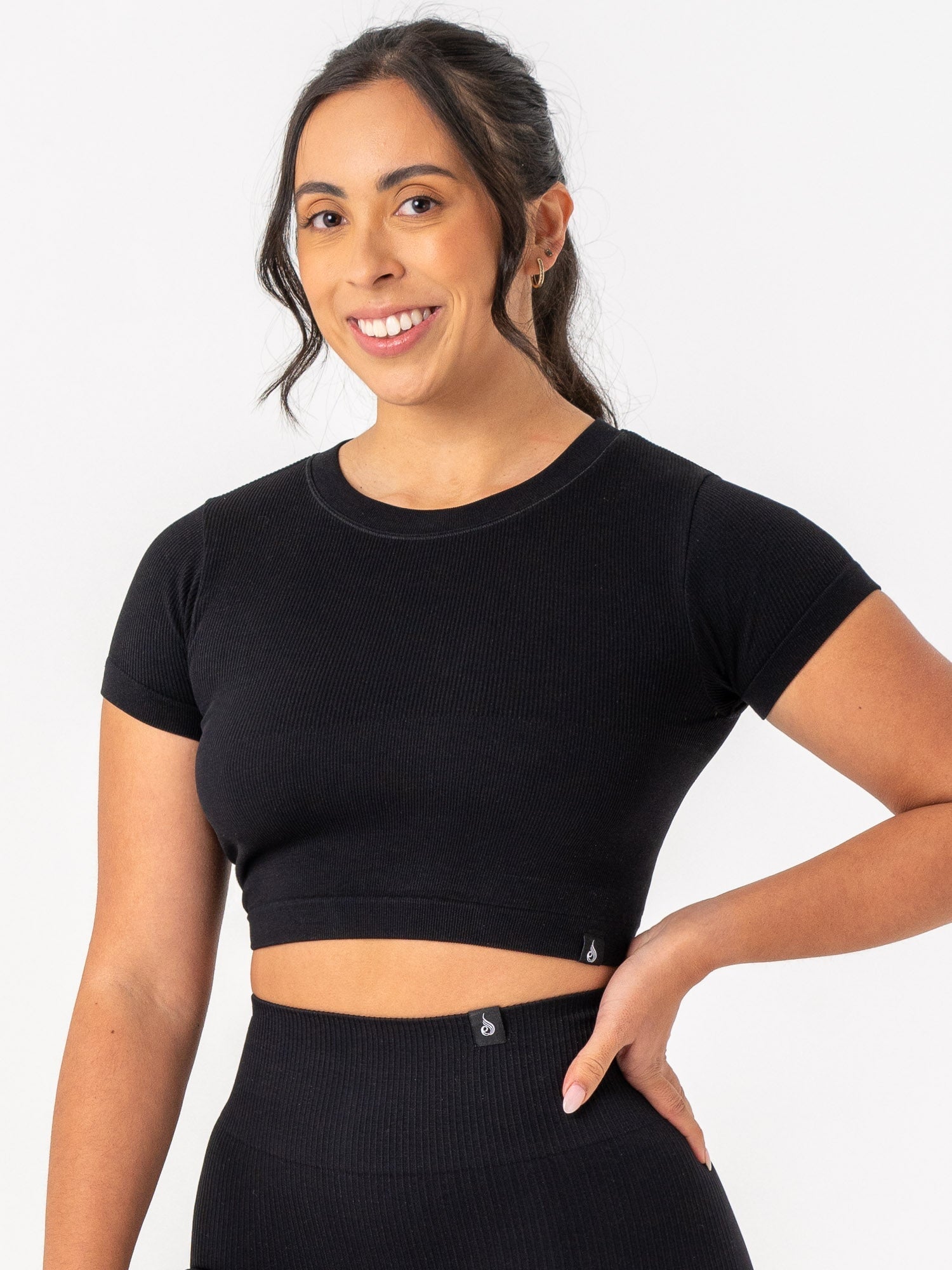 Seamless Rib T-Shirt for Men & Women - Soft Stretch Comfort Fit Black Tee - Perfect for Casual Wear, Gym, and Layering
