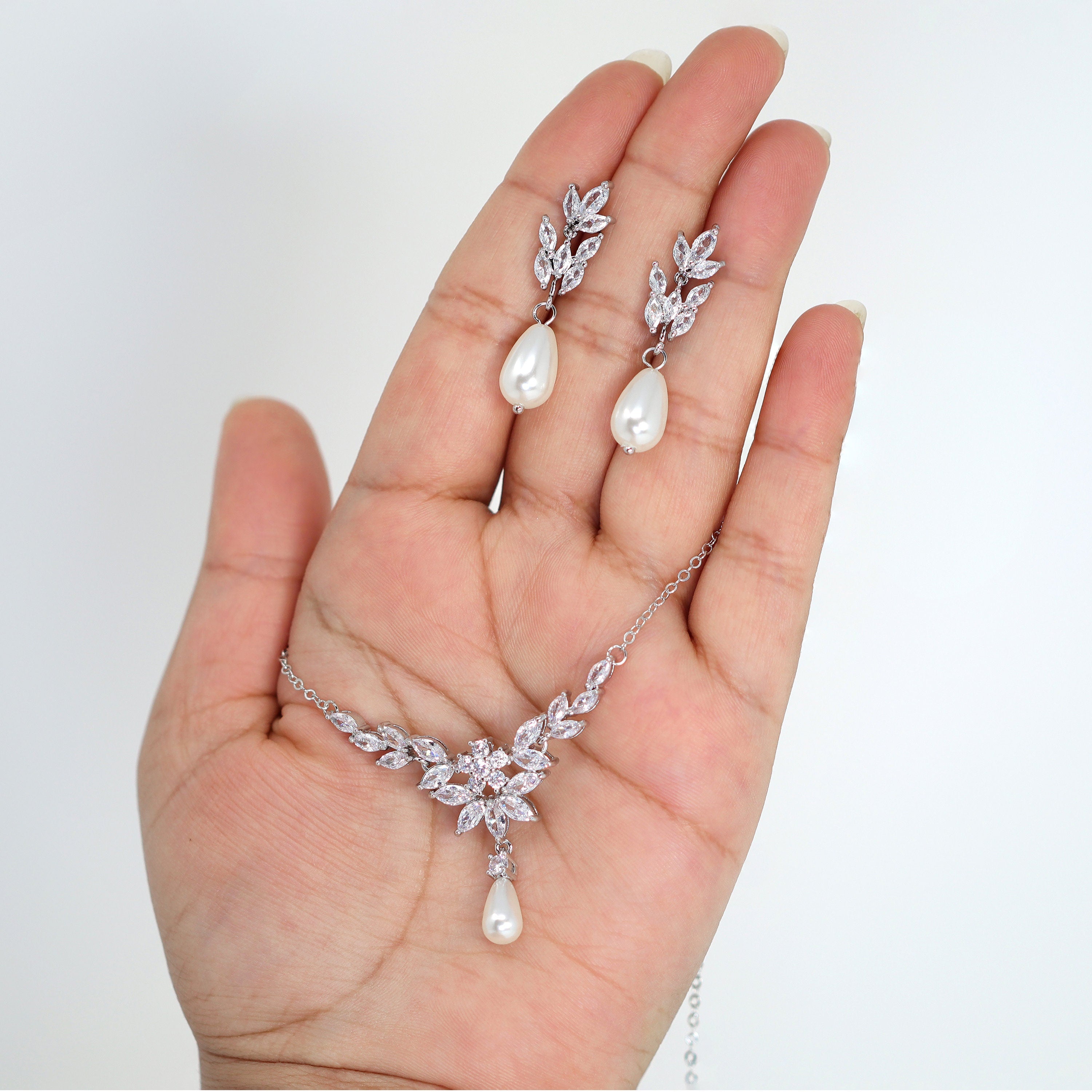 Swarovski Crystal Faux Pearl Drop Vine Leaf Necklace & Earrings Set - Elegant Bridal Jewelry for Weddings, Prom & Special Occasions