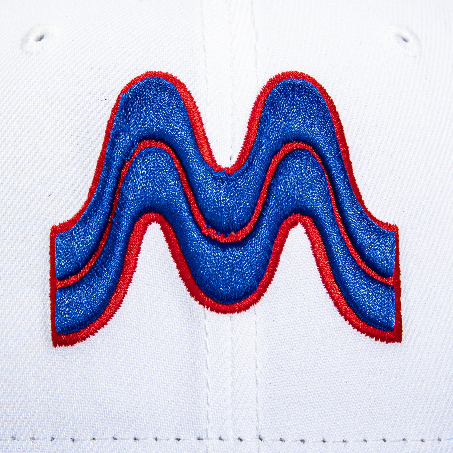 New Era 59Fifty Memphis Chicks Alternate Rail Baseball Cap - White & Royal Blue Snapback Hat for Men & Women | Stylish Sports Fan Gear for Baseball Games, Streetwear Fashion & Collectors