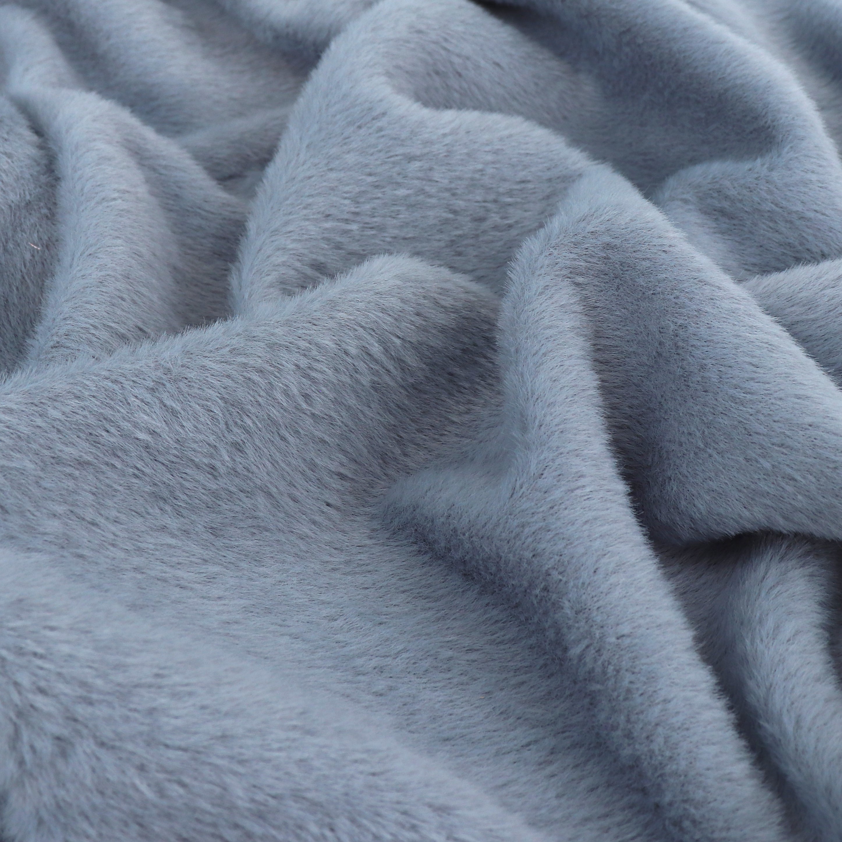 Soft Blue Knitted Faux Fur Fabric - 210cm End of Bolt - Premium Cozy Material for DIY Blankets, Scarves & Home Decor Projects