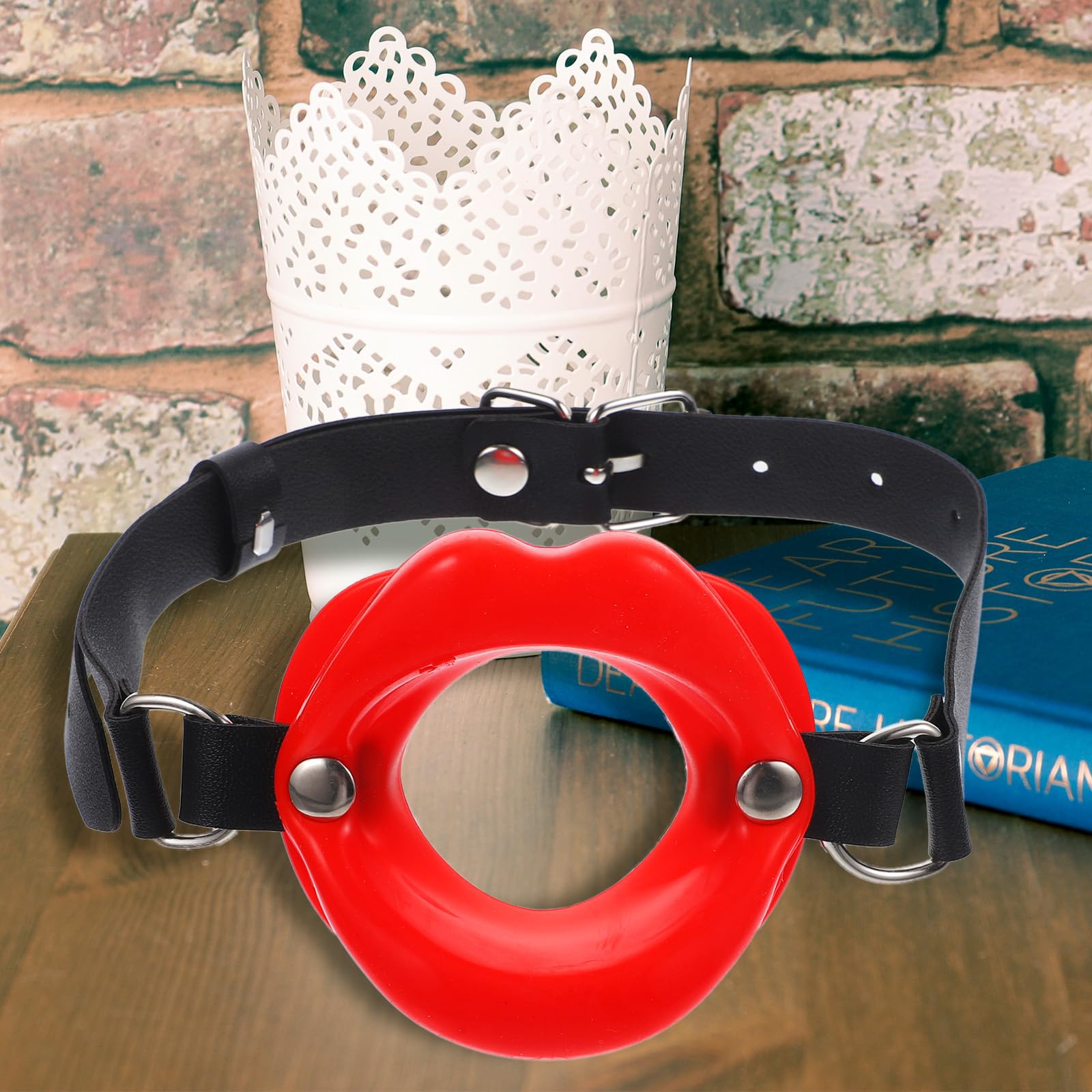 Red Lips Open Mouth Gag - BDSM Bondage Restraint Fetish Toy for Oral Sex & Blowjob | Erotic Adult Sex Toy for Women & Couples Play (Perfect for Roleplay, Fetish Parties & Spicing Up Bedroom Fun)