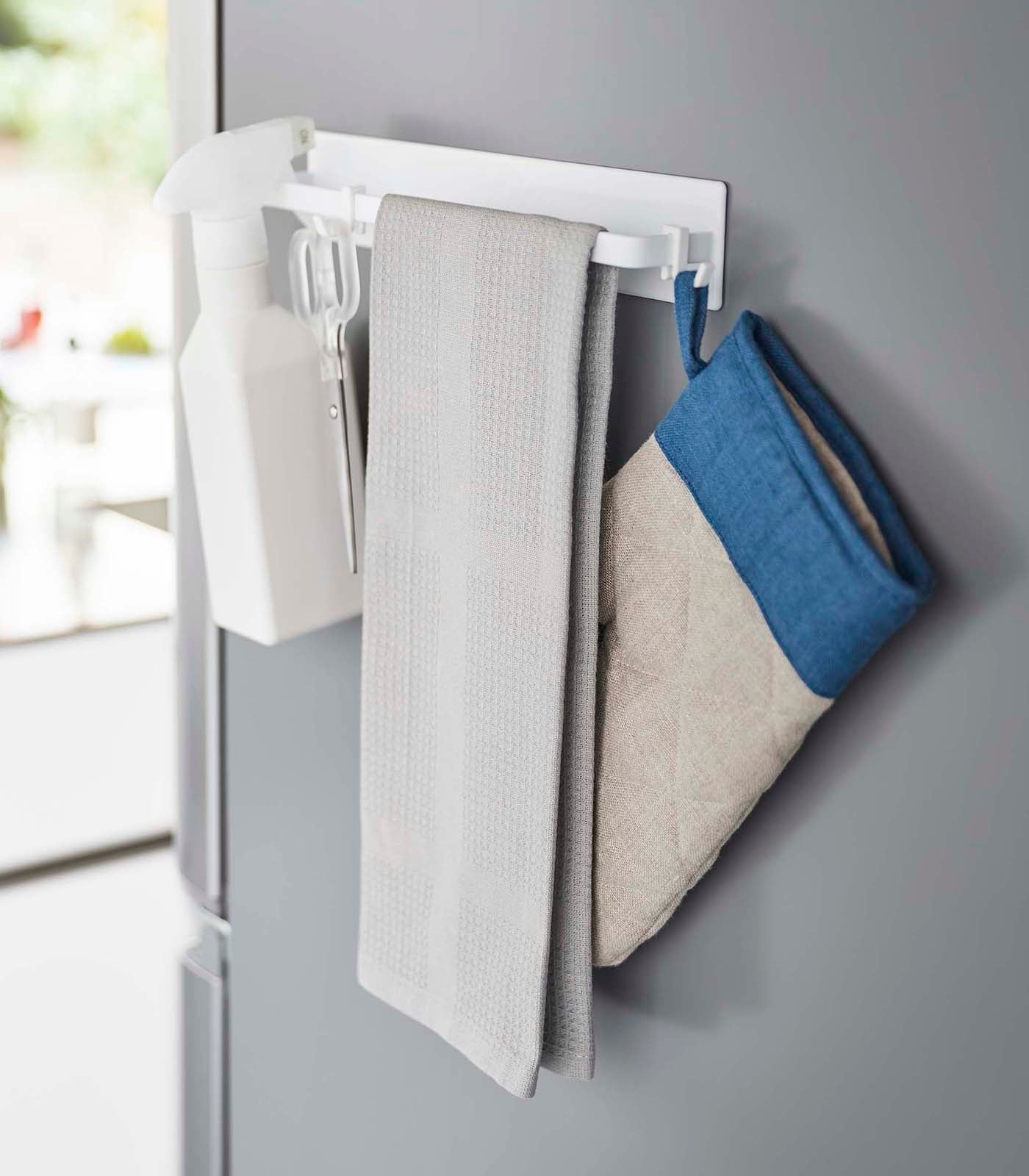 Strong Magnetic Kitchen Towel Holder - Rustproof Stainless Steel Hanger for Dish Towels, Oven Mitts & Pot Holders - Perfect for Kitchen, RV, Camper & Dorm Use