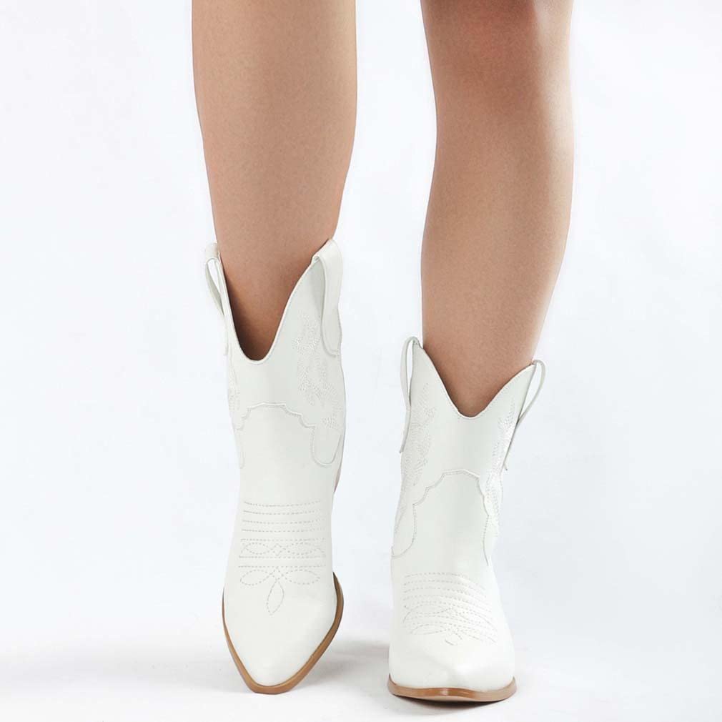 Stylish Women's Cowgirl Boots with Floral Embroidery - Western Cowboy Boots, Retro Chunky Heel, Pull-On Ankle Booties for Riding & Country Fashion - Perfect for Rodeo, Concerts & Everyday Wear