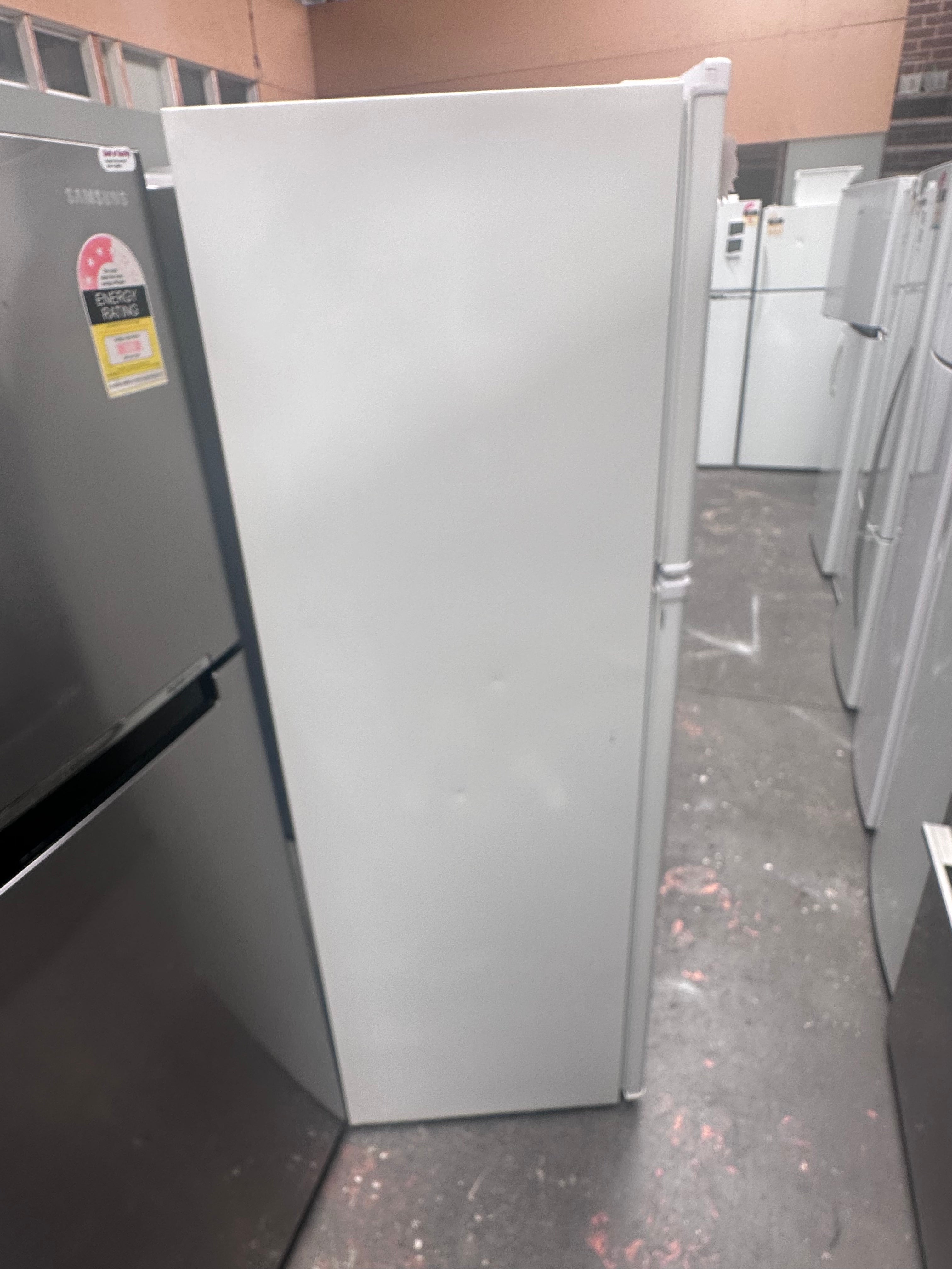 Hisense 269L Top Mount Refrigerator - Energy Efficient, Spacious Freezer, Quiet Operation [Certified Refrigerated] - Perfect for Apartments, Dorms & Small Kitchens
