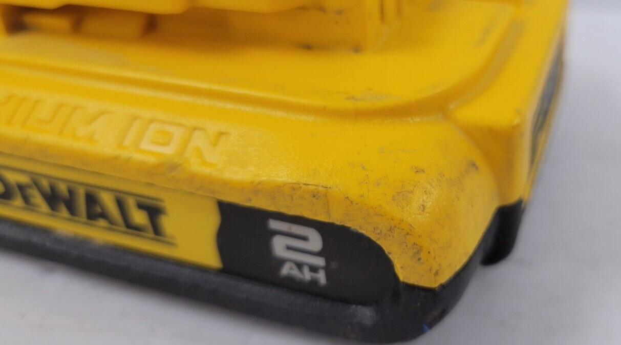DEWALT DCB203 20V MAX Lithium-Ion Battery 2.0Ah Replacement for Power Tools - Compatible with Drills, Saws & Outdoor Equipment - Perfect for DIY Projects & Professional Construction Work