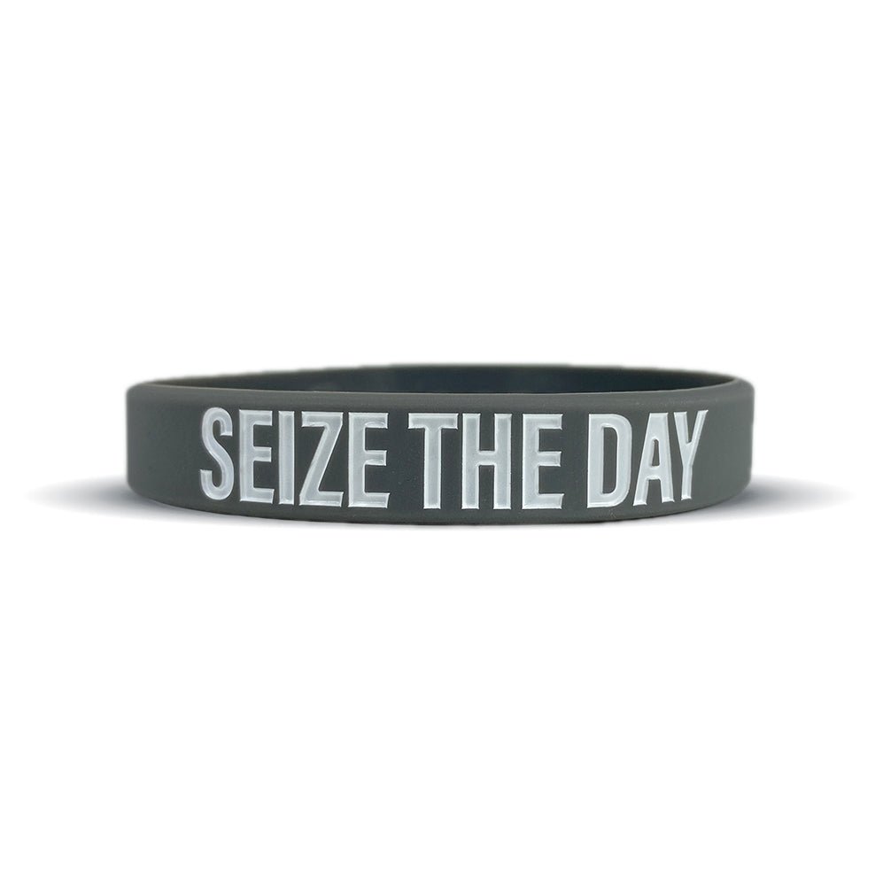 SEIZE THE DAY Motivational Wristband - Inspirational Silicone Bracelet for Men & Women - Daily Encouragement & Positive Affirmation Accessory - Perfect for Workouts, Yoga, Meditation & Everyday Wear