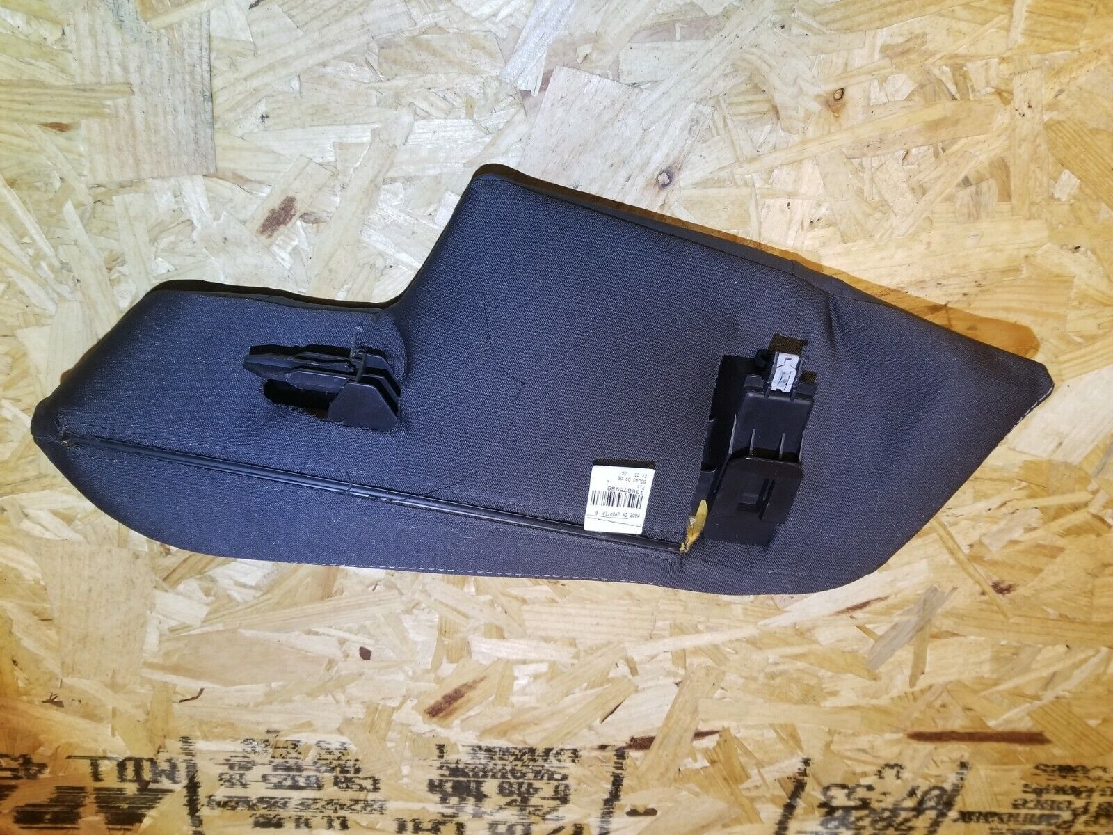 05 06 07 Volvo S40 Right Passenger Side Rear Seat Bolster Cushion OEM Replacement - Perfect for Car Interior Repair & Comfort Enhancement