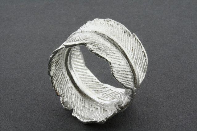 Elegant Foiled Feather Ring for Women - Vintage Boho Jewelry Gift for Her - Perfect for Parties, Weddings & Everyday Wear