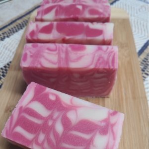 Organic Raspberry Ripple Handmade Soap - Natural Moisturizing & Exfoliating Bar for Sensitive Skin - Perfect for Daily Use, Gifts & Spa Relaxation at Home