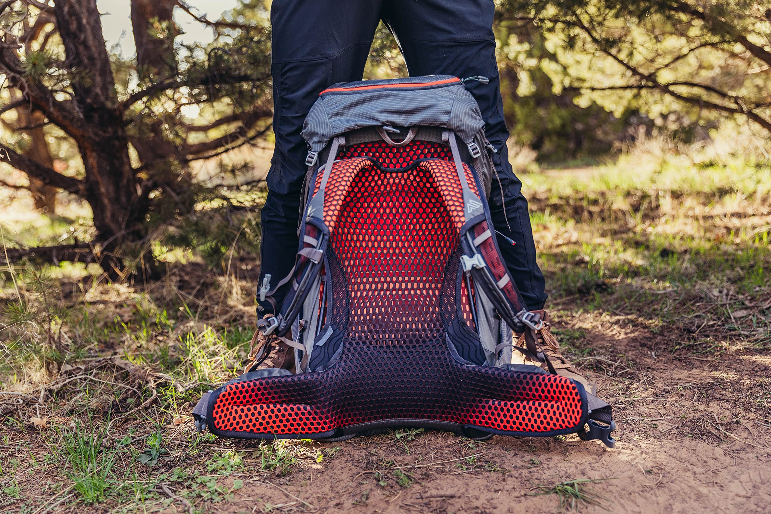 Gregory Facet 45L Lightweight Hiking Backpack - Water-Resistant Travel Backpack for Men & Women - Perfect for Camping, Trekking and Outdoor Adventures