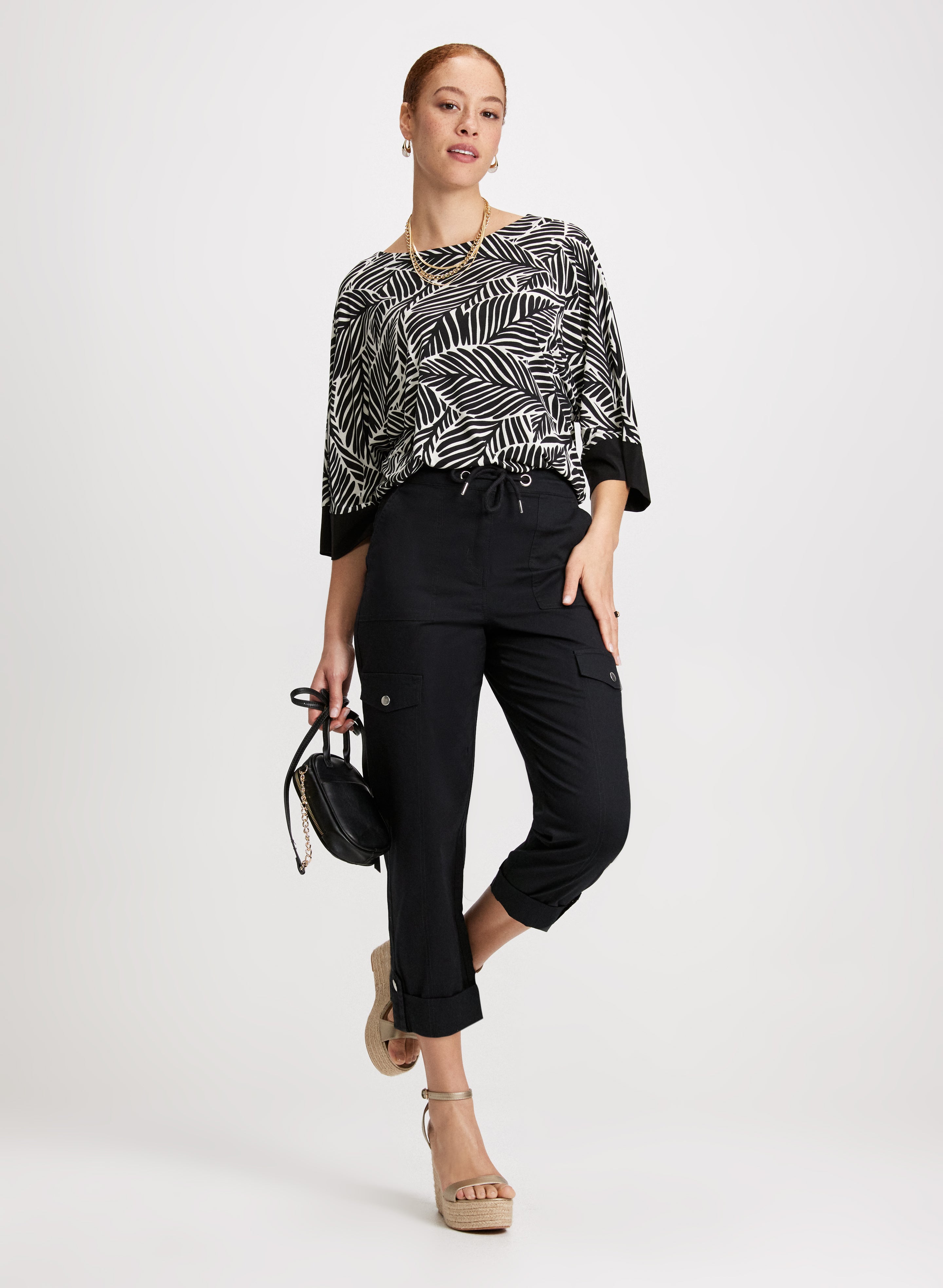 Abstract Leaf Print Blouse & Cotton Cargo Capri Pants Set - Women's Casual Outfit for Summer, Beach Vacations and Outdoor Adventures