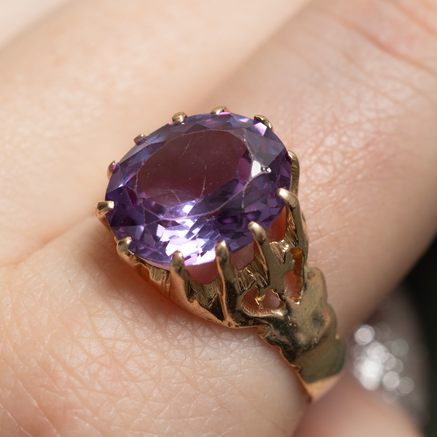 8.00ct Synthetic Color Changing Purple Sapphire Ring - Size 11 | Elegant Jewelry for Weddings, Anniversaries & Special Occasions