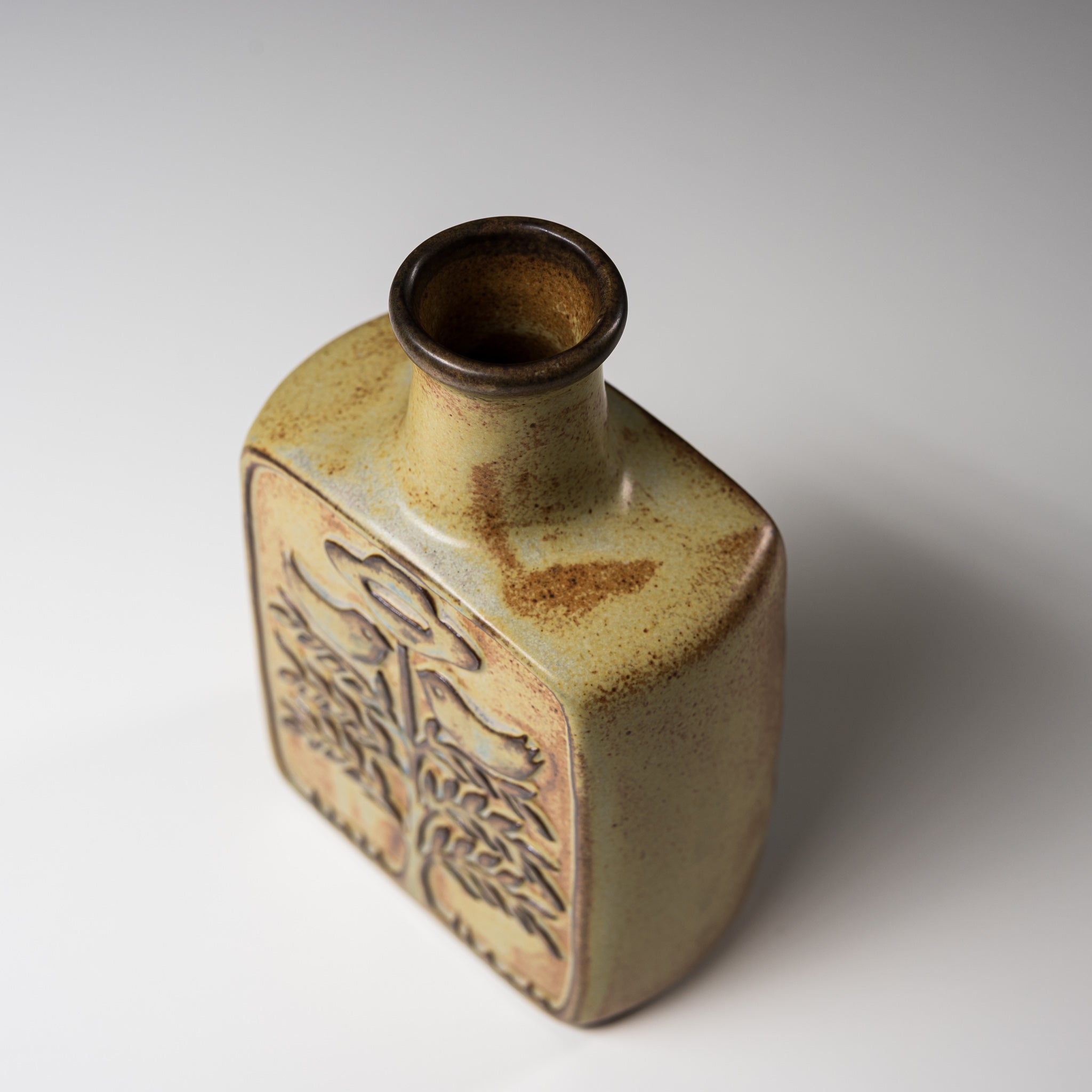 Seto Ware KASHIWA Japanese Ceramic Vase - Triangle and Bird Design, Handcrafted Pottery for Home Decor, Perfect for Floral Arrangements and Table Centerpieces