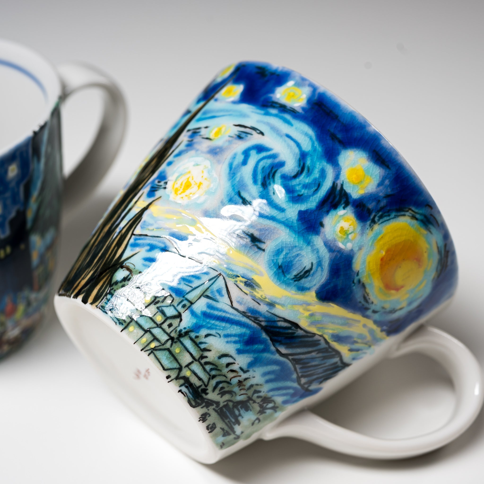 Kutani Ware Van Gogh Pair Mug Cups - Japanese Handcrafted Porcelain Coffee Mugs for Couples - Perfect for Romantic Coffee Dates & Home Decor