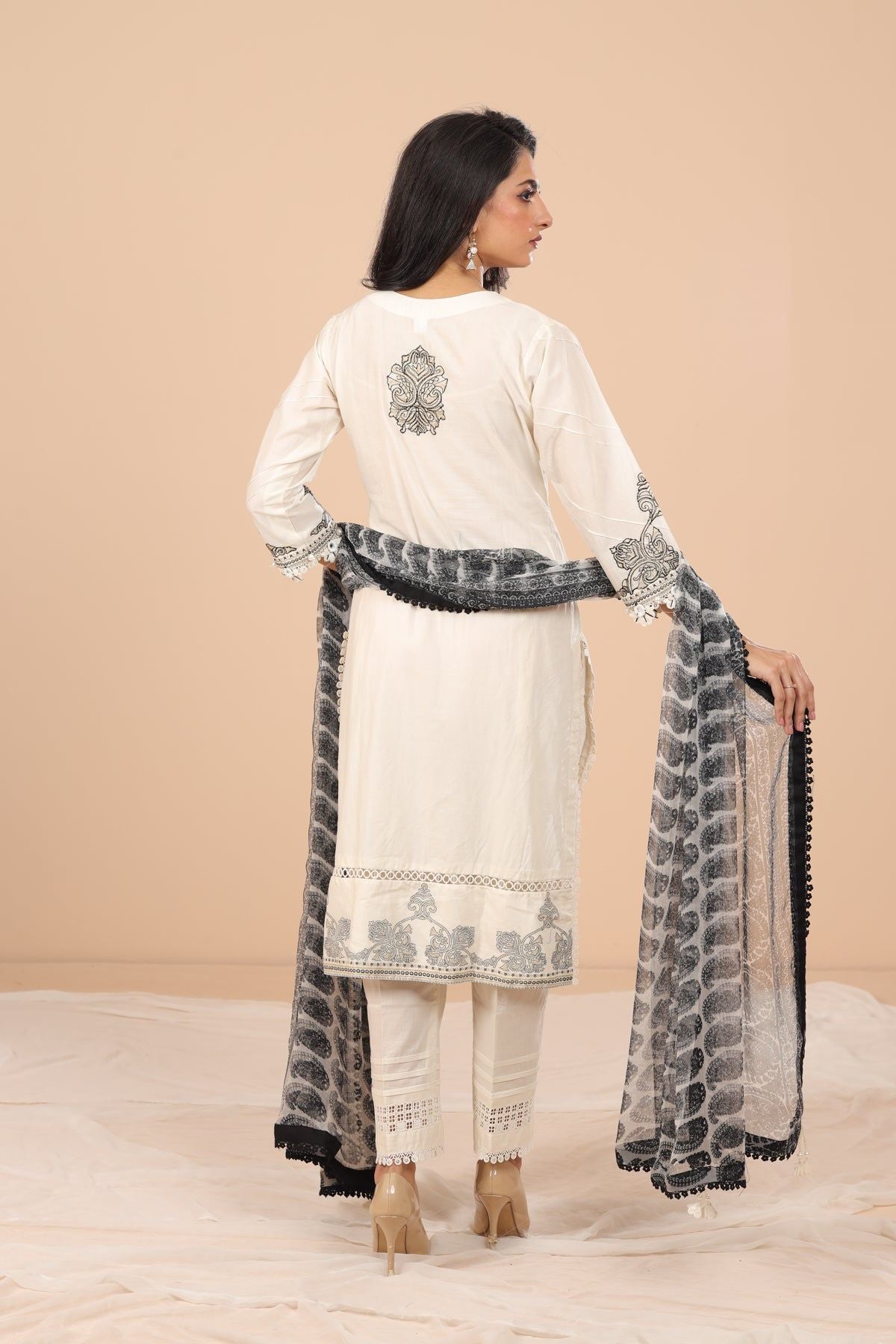 16A Muzlin Summer Stitched Sana Safinaz - Premium Embroidered Women's Dress for Summer Parties & Weddings