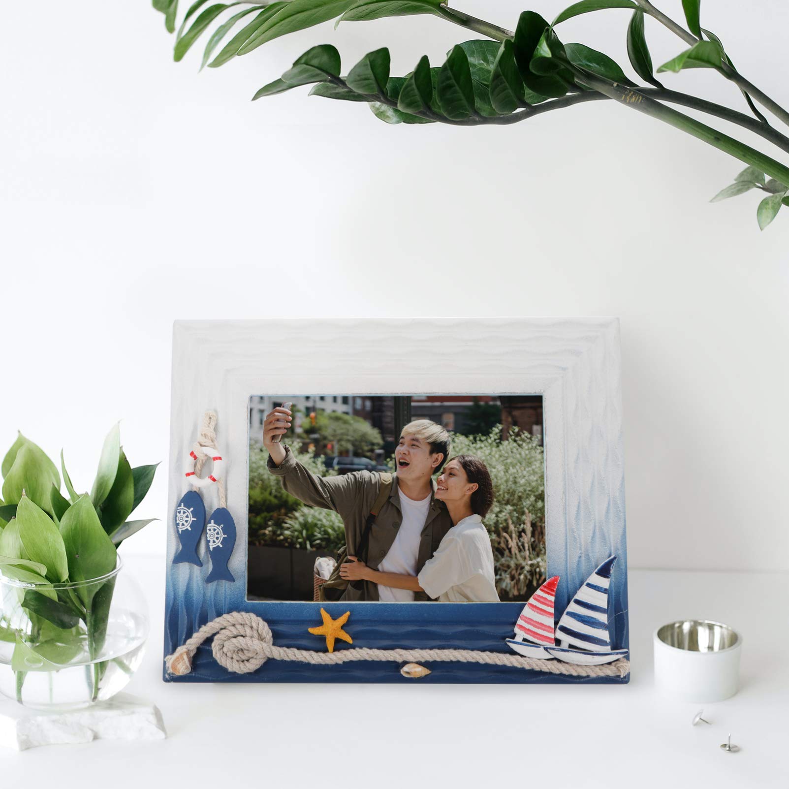 Garneck Nautical Photo Frame - Mediterranean Style Wooden Shell Sculpture Picture Frame - Rustic Wall Decor for Beach House, Coastal Living Room & Vacation Home Décor