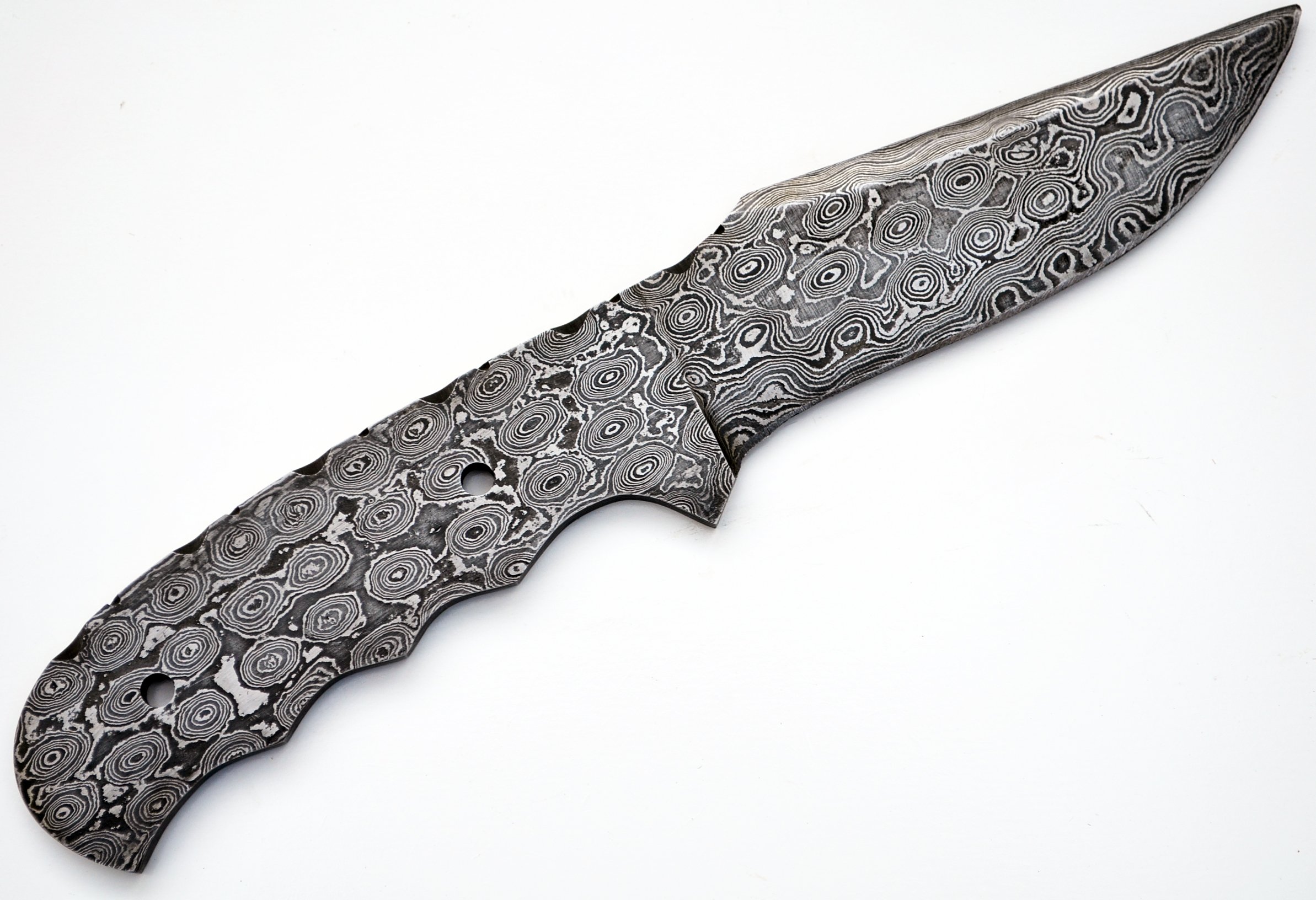 Premium Damascus Steel Hunting Knife - 1095 High Carbon Custom Blade for Skinning, Bushcraft & Outdoor Survival