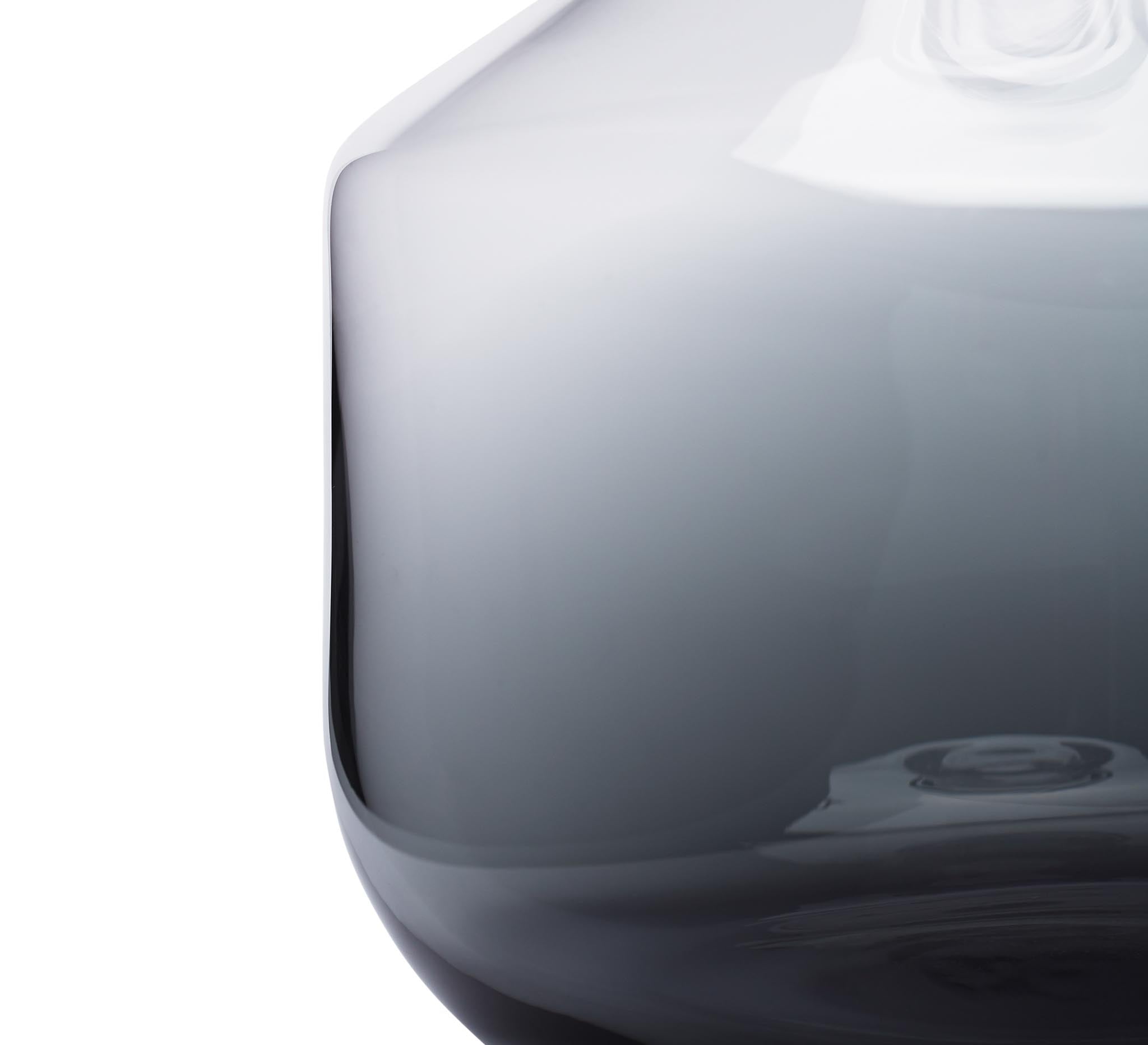 TOM DIXON Tank Decanter 1L - Premium Black Wine Decanter for Aerating & Serving - Elegant Barware for Home Entertaining & Gifts