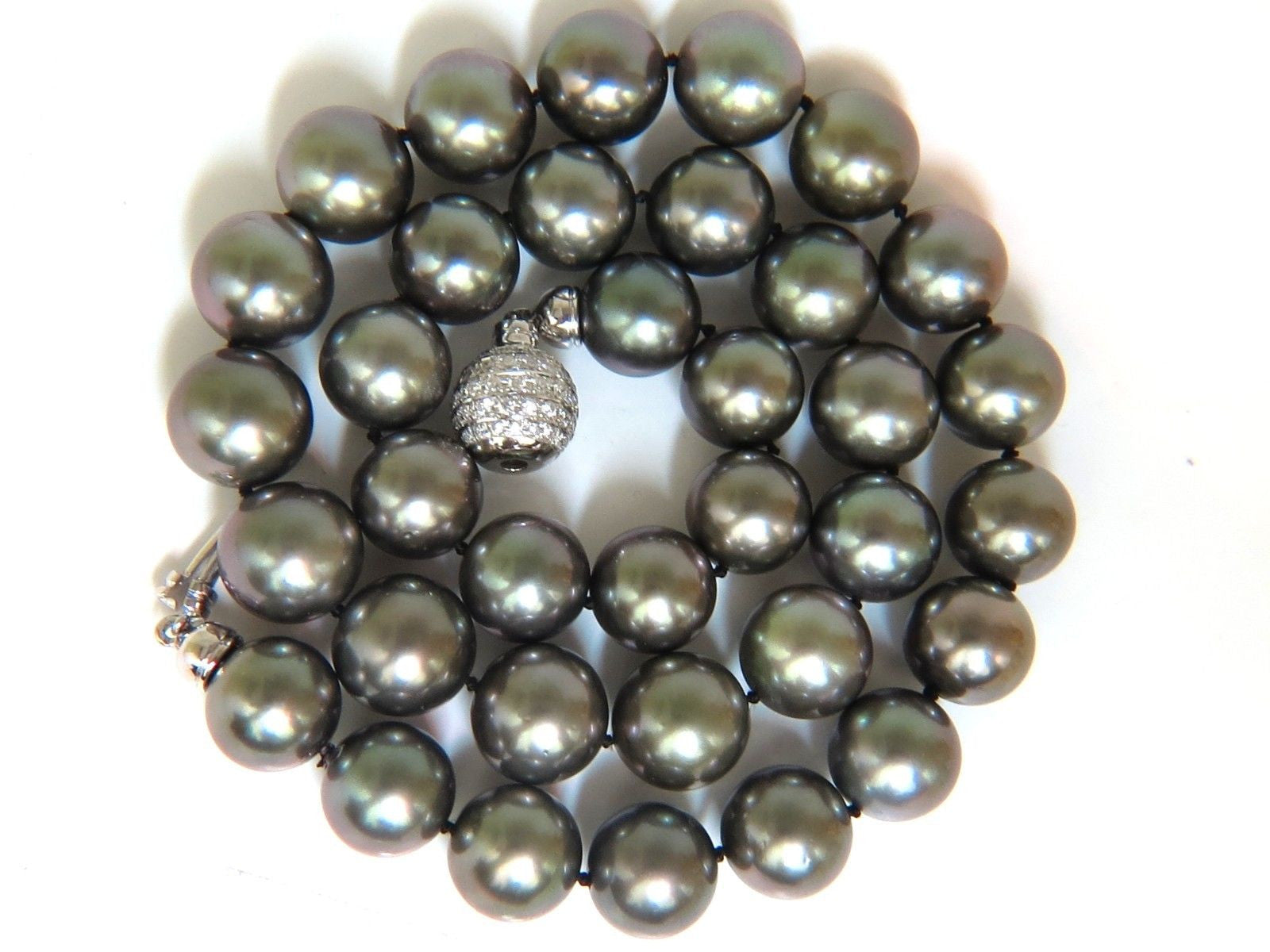 GIA Certified Tahitian Black-Lipped Oyster Gray Pearl Necklace - 18K Gold with 1.00ct Diamond Clasp - Elegant Jewelry for Weddings & Special Occasions