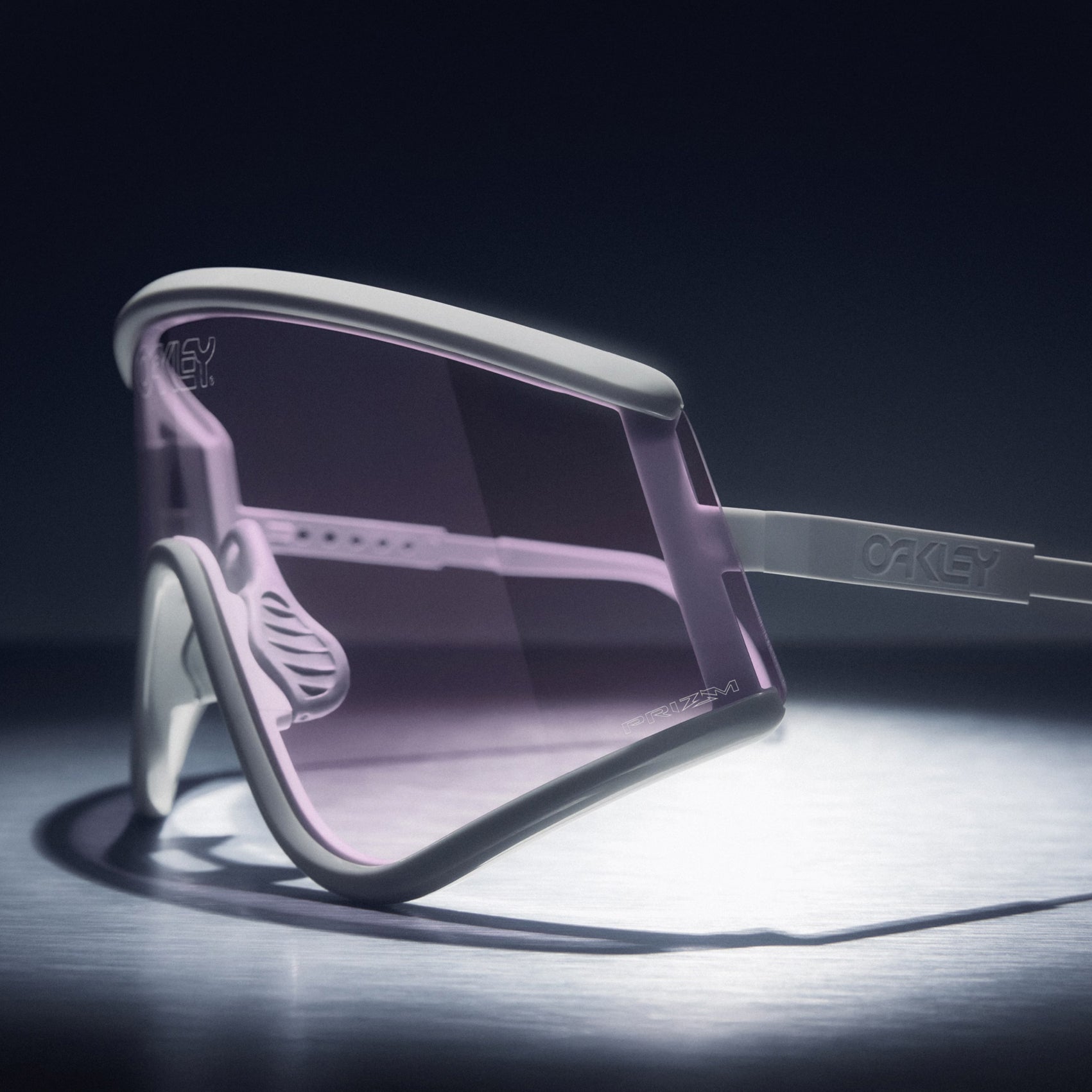 Oakley MUZM Eyeshade Sunglasses - Polarized Sports Sunglasses for Cycling, Running & Outdoor Activities - UV Protection & Lightweight Design