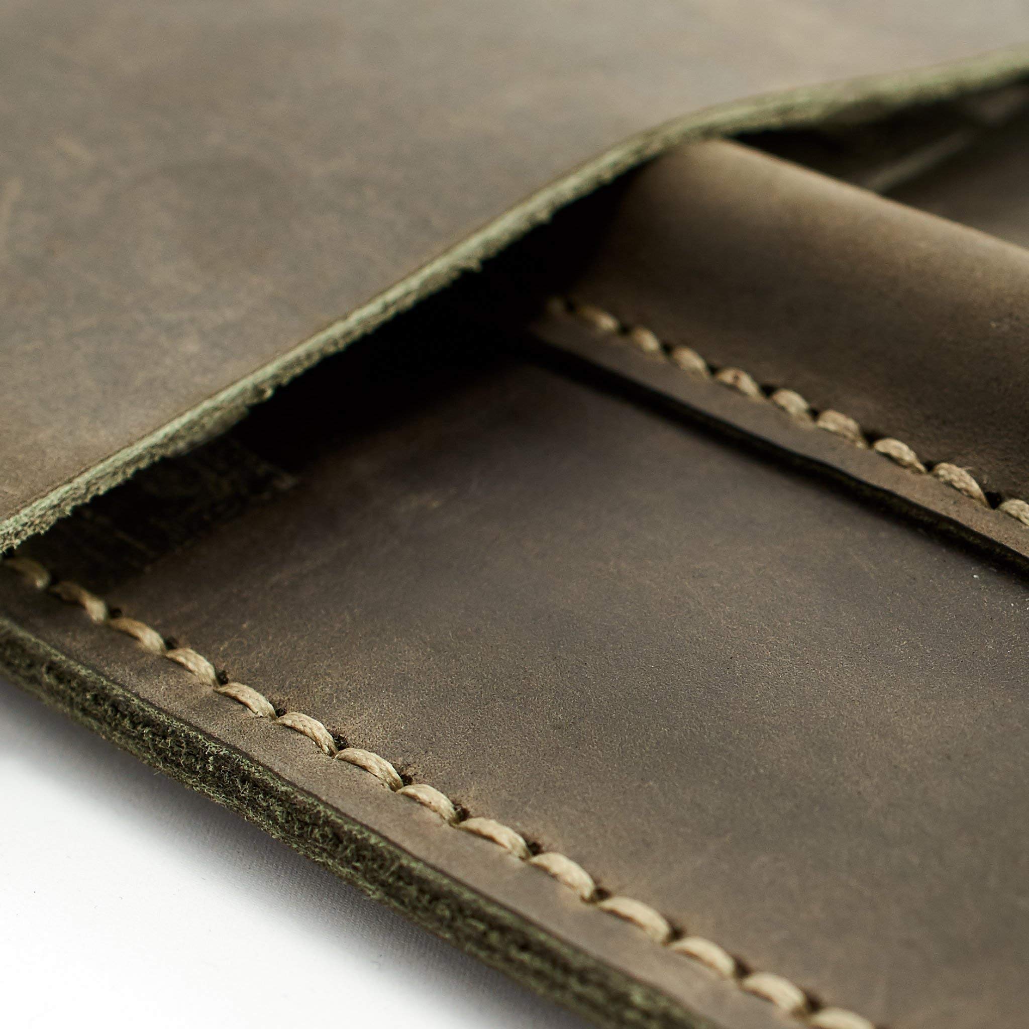 Premium reMarkable 2 Tablet Case for Men - Green Leather E-Reader Folio Cover with Marker Holder | Handmade Protective Sleeve for Digital Paper | Perfect Gift for Tech Enthusiasts & Business Professionals | Ideal for Office, Travel & Note-Taking