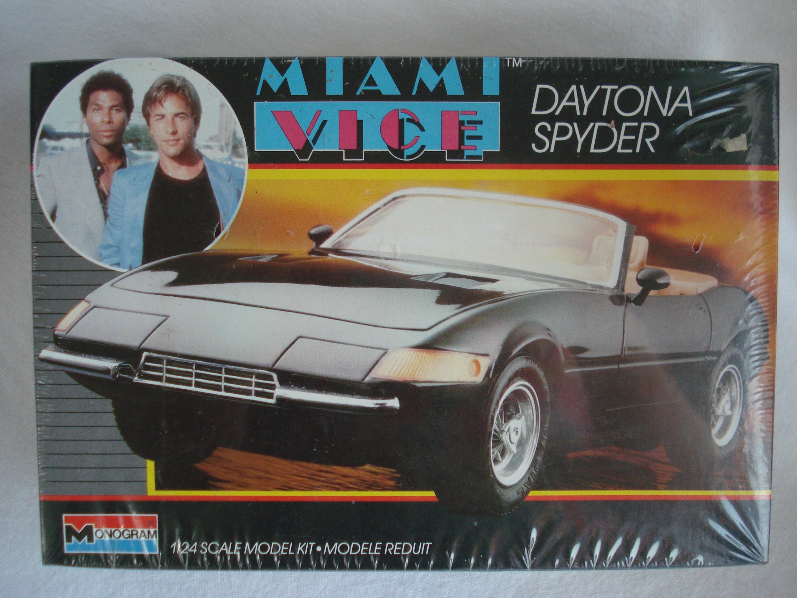 Monogram Miami Vice Daytona Spyder 1/24 Scale Model Kit - Don Johnson Collectible Car Model | Perfect for TV Show Fans & Diecast Collectors | Great Gift for Car Enthusiasts & Display Piece