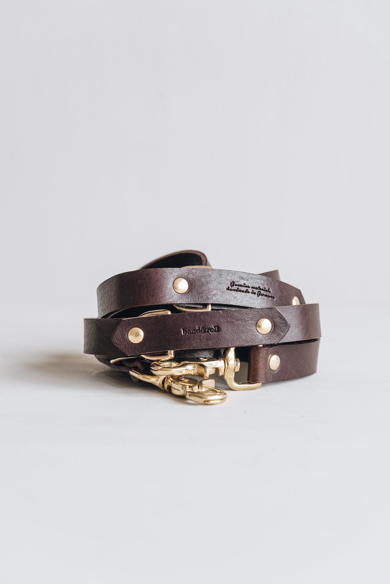 Premium Lasso Leather Dog Leash - Durable & Adjustable for Large & Small Dogs - Perfect for Walking, Training & Outdoor Adventures