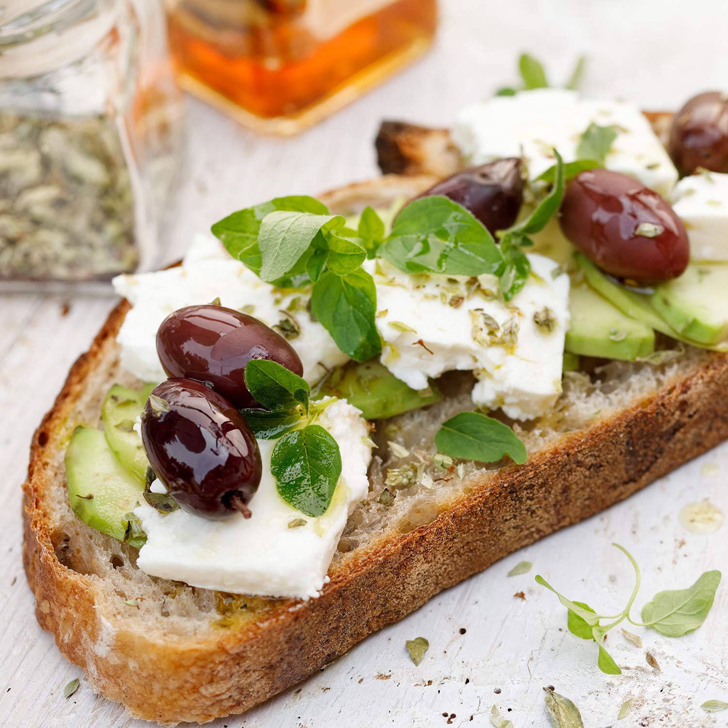 Sanniti Italian Kalamata Pitted Olives - Premium Mediterranean Olives, 19.4 oz (550 g) Jar - Perfect for Salads, Pasta, Pizza & Charcuterie Boards