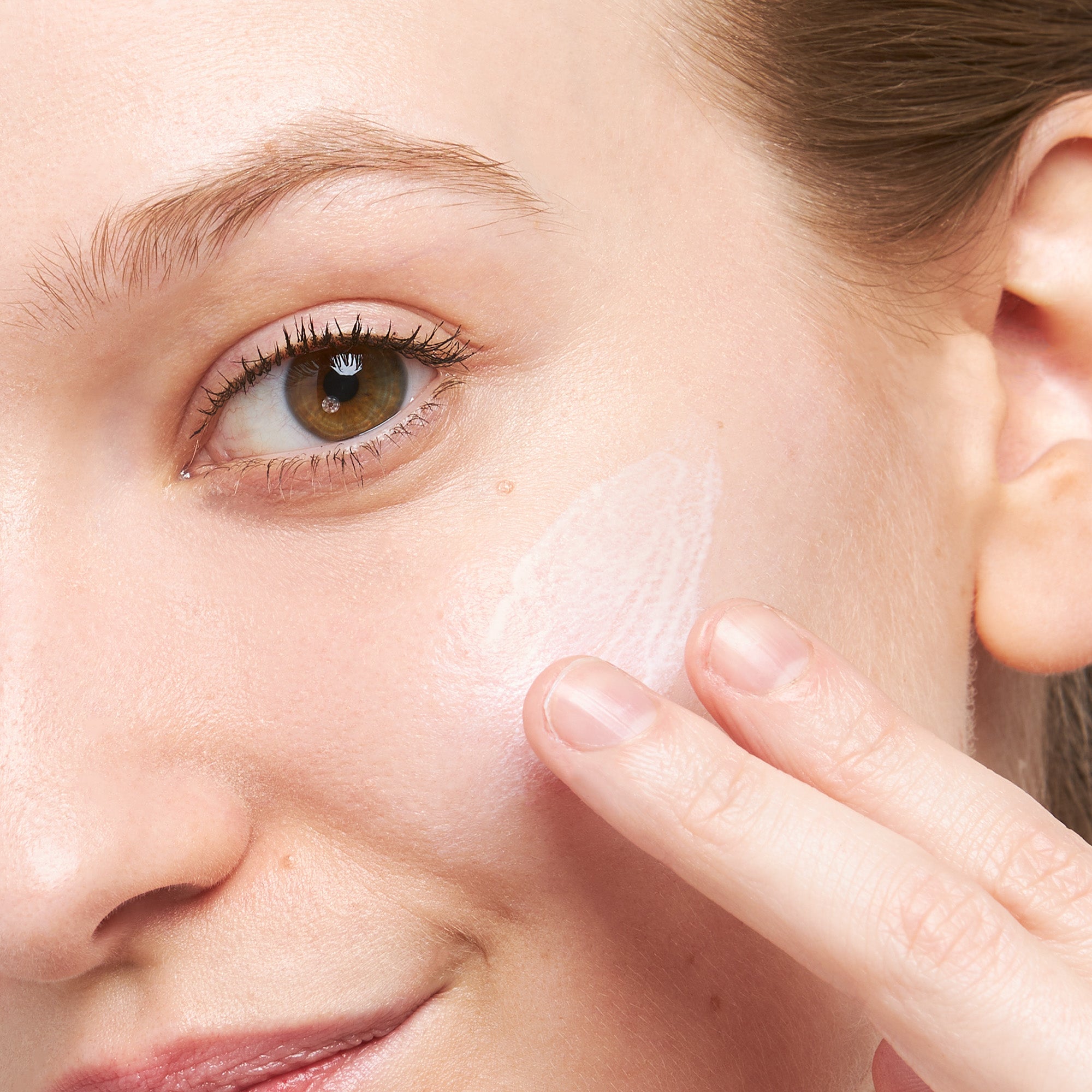 Milk Primer SPF 35 - 3-in-1 Daily Defense Sunscreen & Makeup Base | Hydrating, Oil-Free, Broad Spectrum Protection for Face | Perfect for Daily Wear, Under Makeup, and Outdoor Activities
