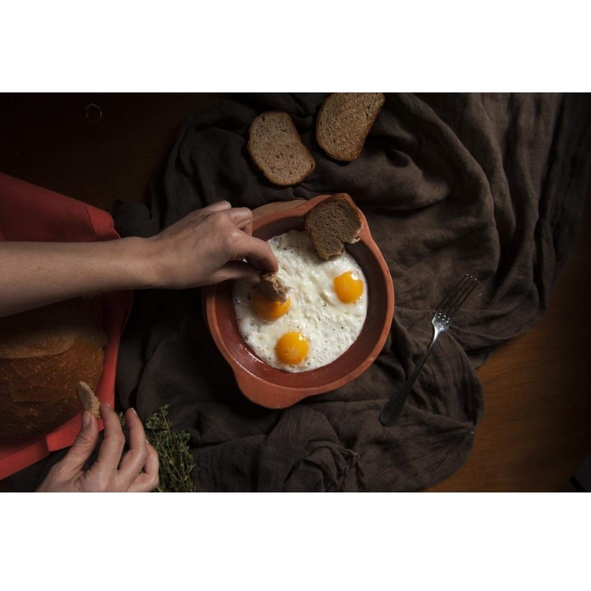 **Hakan Clay Pan for Cooking Omelet – Lead-Free Terracotta Cookware, Non-Toxic Earthenware Egg Roasting Pot, Stovetop Omelette Pan – Perfect for Breakfast, Camping & Outdoor Cooking**