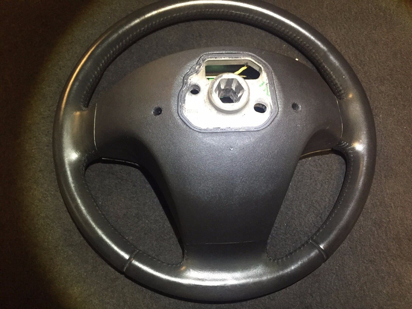 2005-2011 Volvo S40 Genuine Leather Steering Wheel with Cruise & Voice Control - OEM Replacement for Comfortable Driving & Enhanced Control
