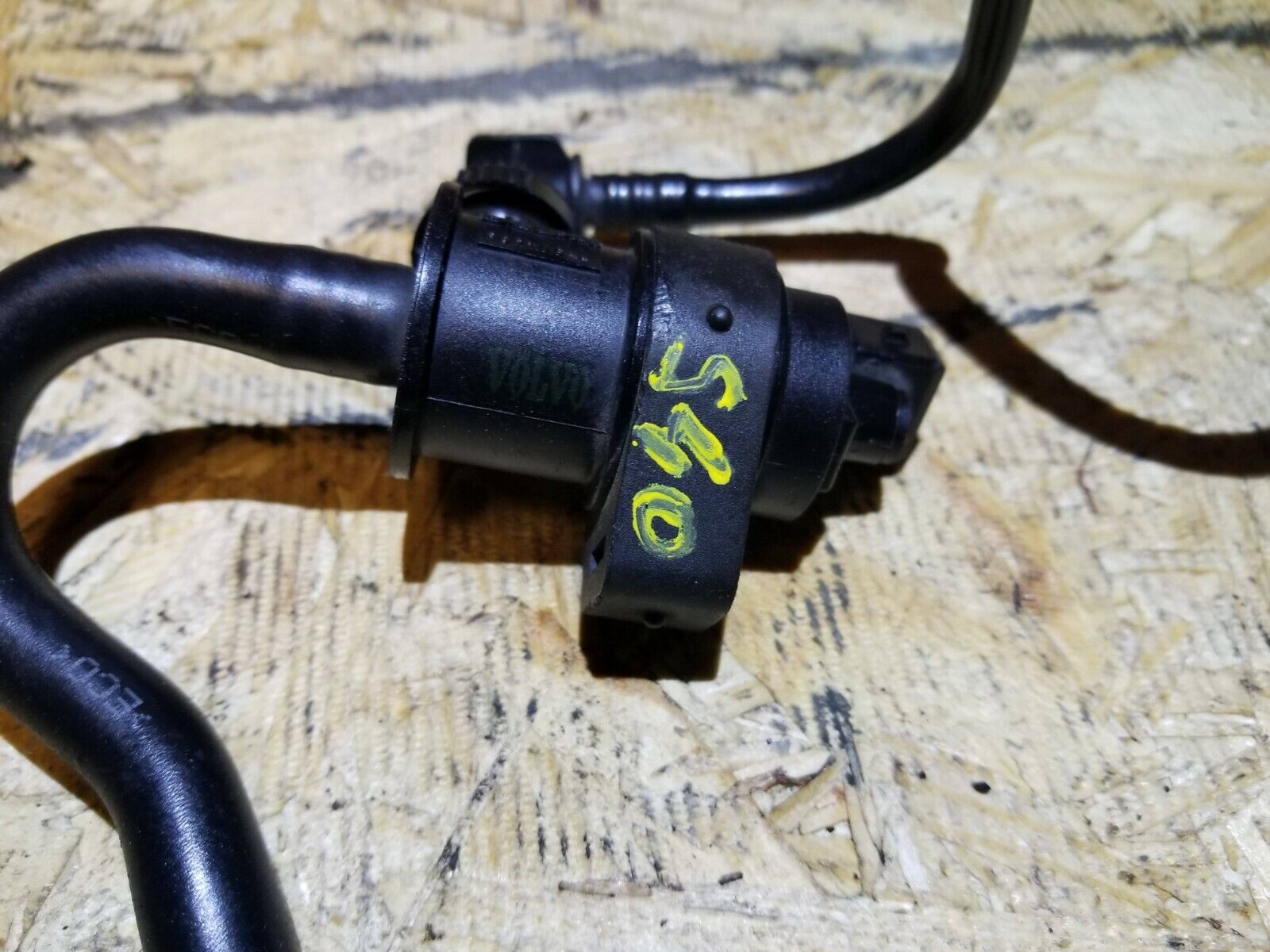 05-09 Volvo S40 2.4L Vacuum Valve OEM Replacement Part - Compatible with 2005-2009 Volvo S40 Models for Engine Performance & Maintenance