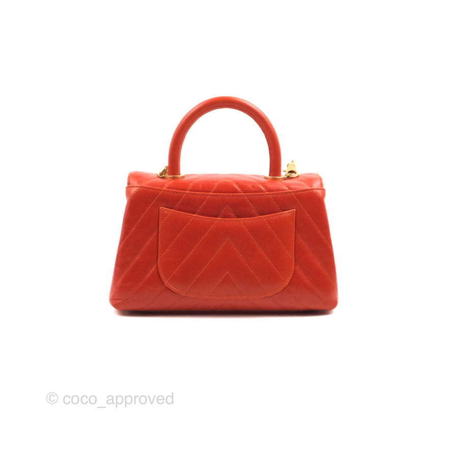 Chanel Chevron Small Coco Handle Bag in Dark Orange Shiny Aged Calfskin with Aged Gold Hardware - Perfect for Evening Events & Luxury Fashion Accessories