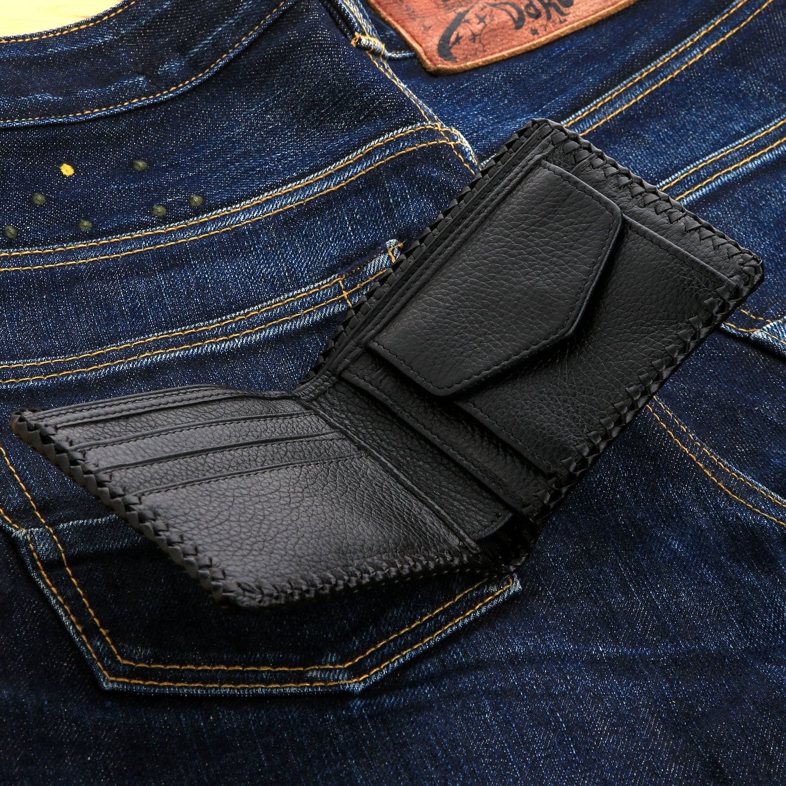 Premium White Leather Scorpion Stingray Biker Wallet for Men - Stylish & Durable Motorcycle Accessory for Riding, Travel & Everyday Use
