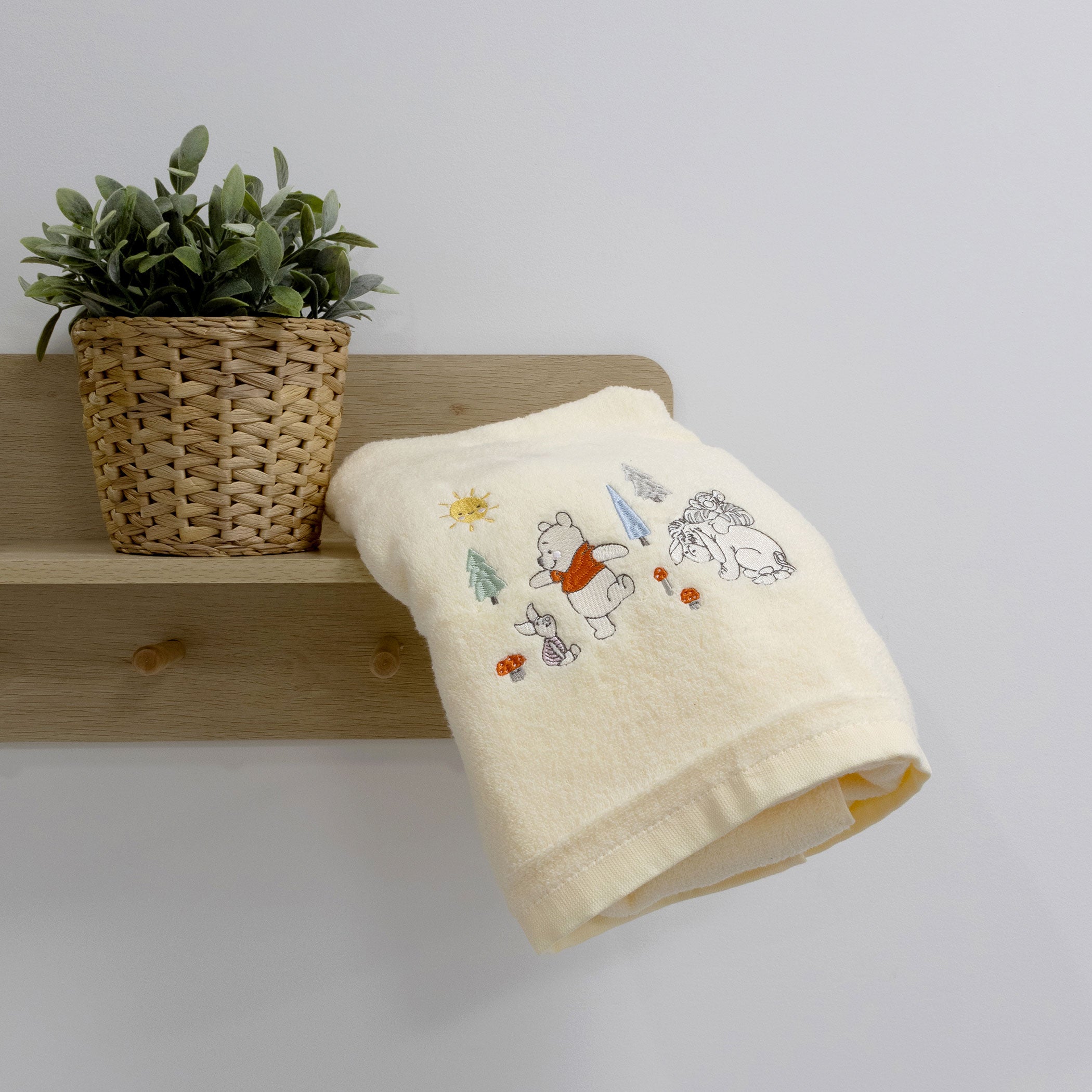 Disney Winnie the Pooh Soft Bath Towel Set - Super Absorbent & Quick Dry - Perfect for Kids Bath, Beach, Pool & Spa - 30x60 Inches (75x150cm)