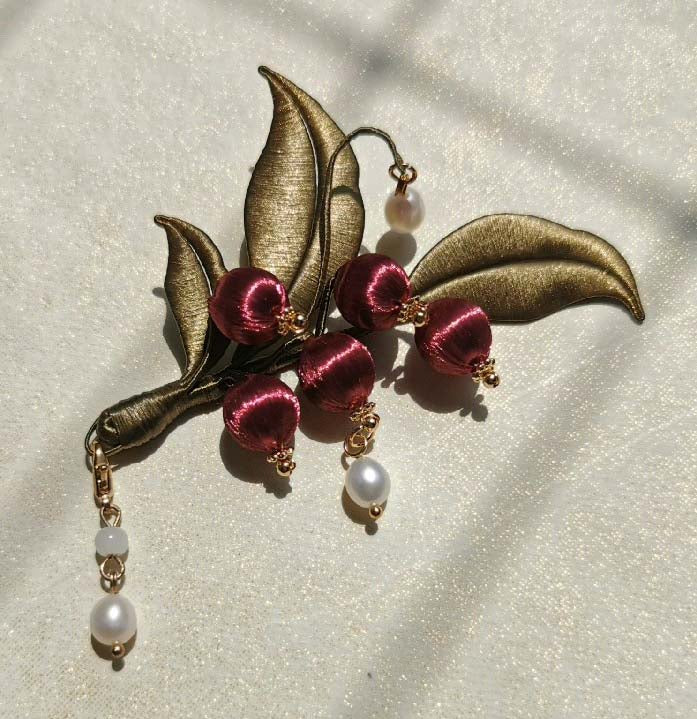 Handmade Silk Brooch Floral Pin - Elegant Berry Design for Women's Fashion Accessories | Perfect for Dresses, Jackets, Scarves & Gift Giving