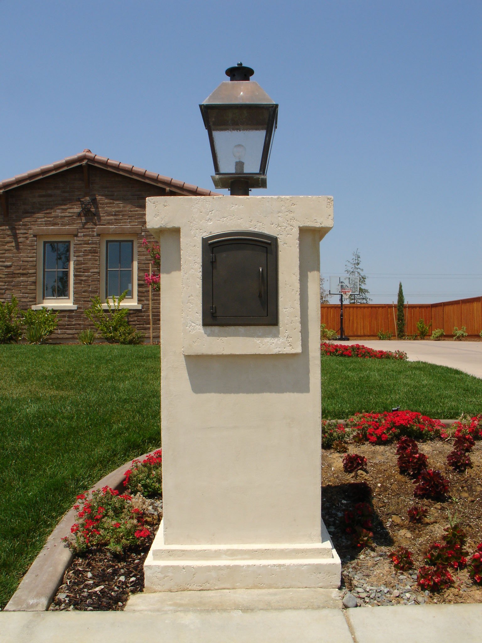 QualArc MAN-S-1400BL Black Manchester Security Mailbox with Chute - Column Mount for Residential & Commercial Use - Durable Plain Door Design for Mail Collection