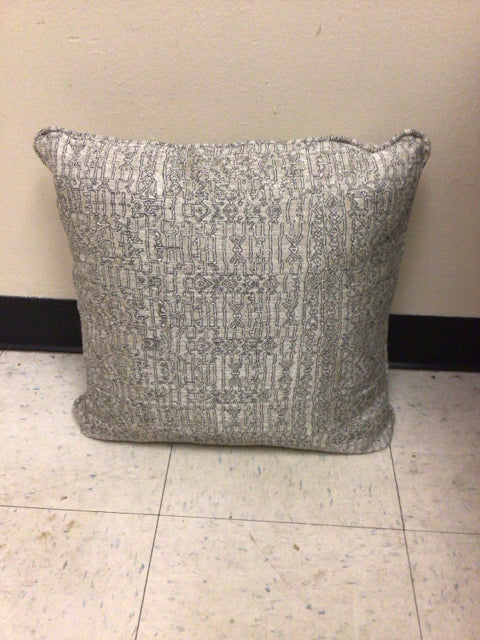 Soft Grey Geometric Pattern Decorative Throw Pillow - Modern Home Decor for Living Room, Bedroom & Sofa